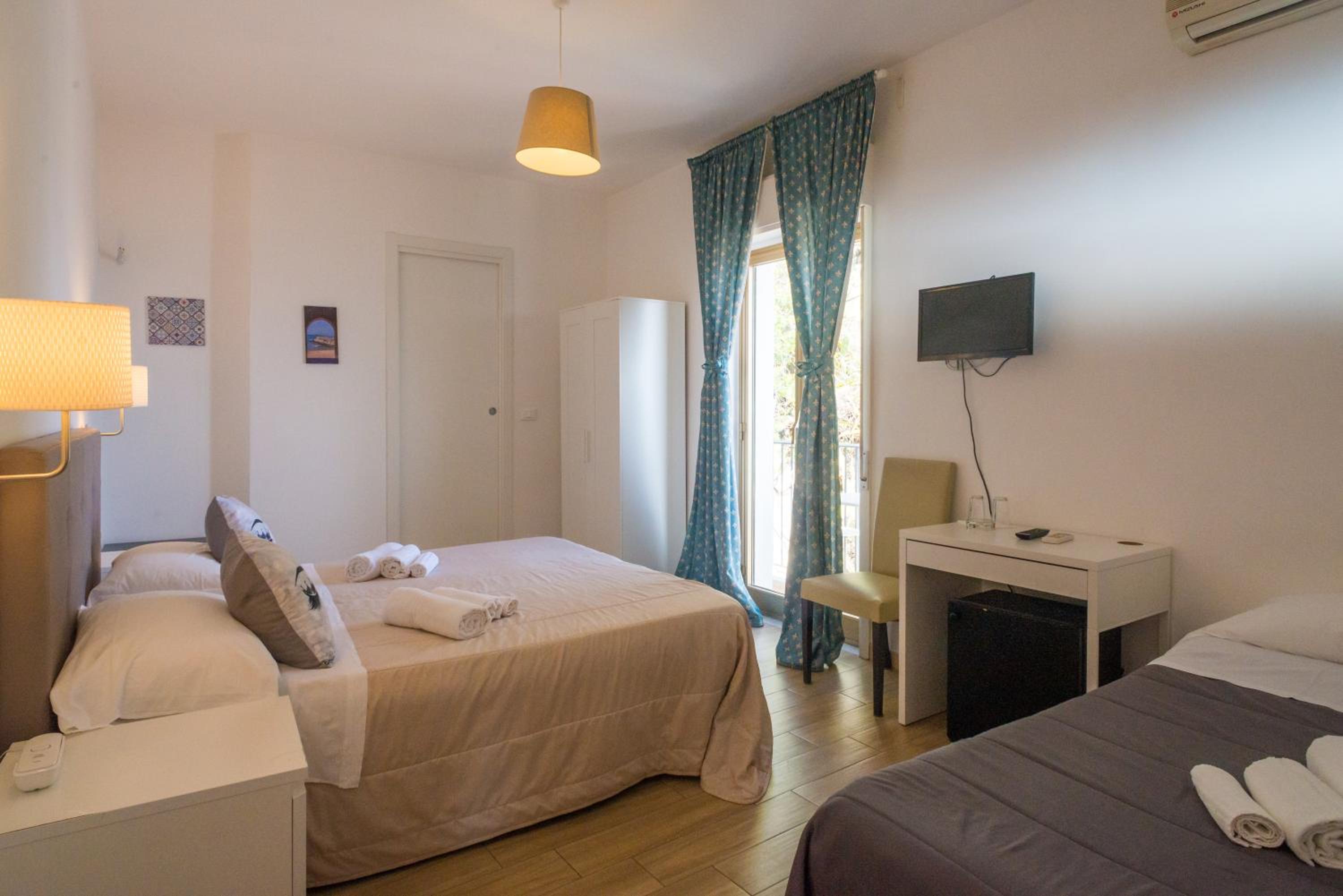 Triple Room with Sea View photo 2