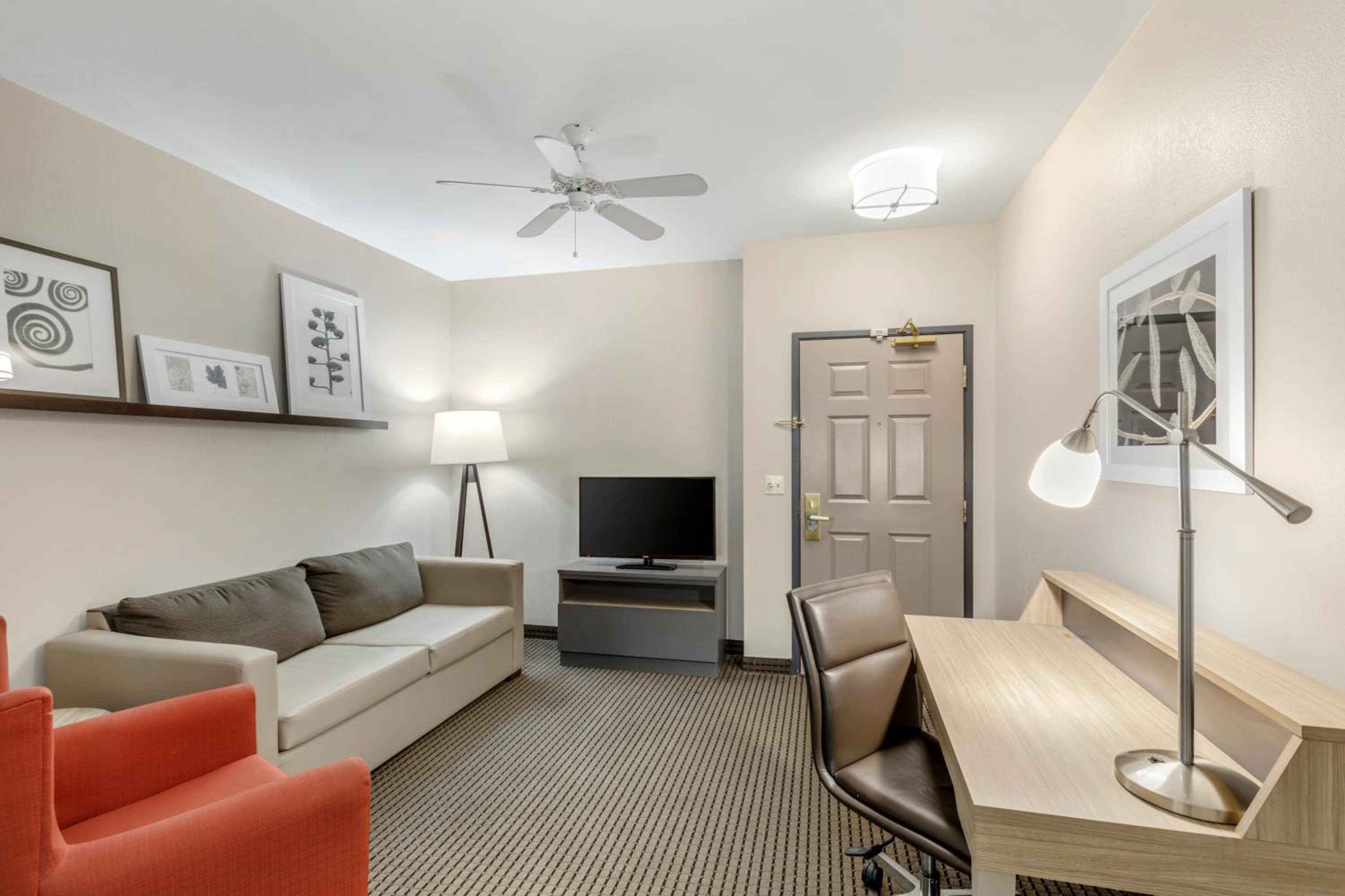 One-Bedroom King Suite - Disability Access - Photo 1
