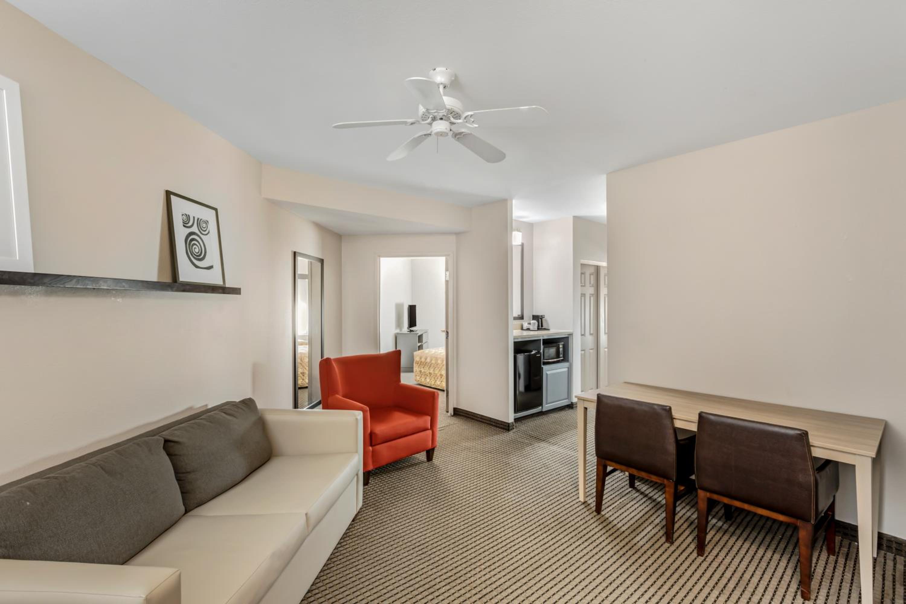 Two-Bedroom King Suite with Two Twin Beds - Non-Smoking - Photo 1