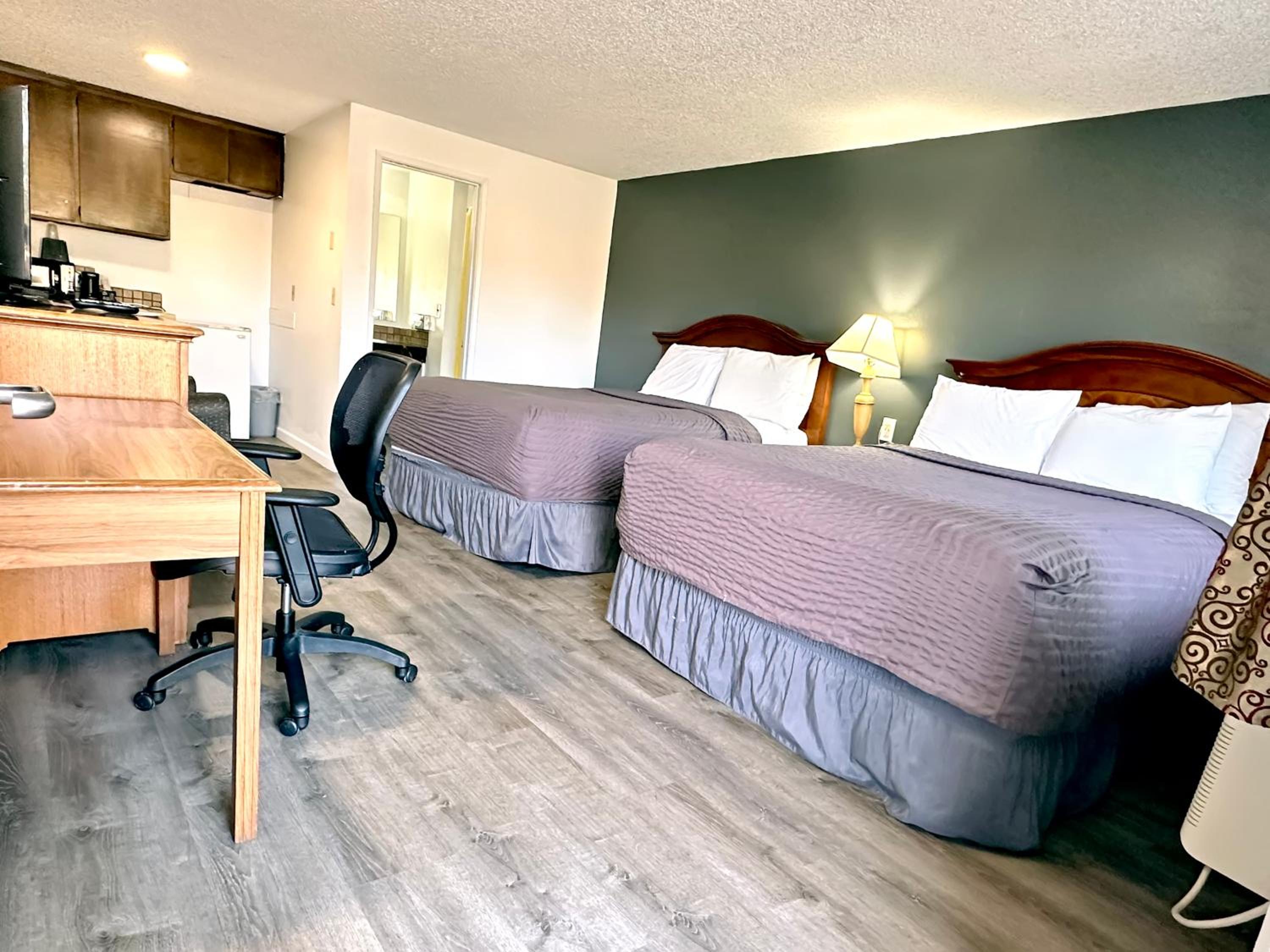 Queen Room photo 3