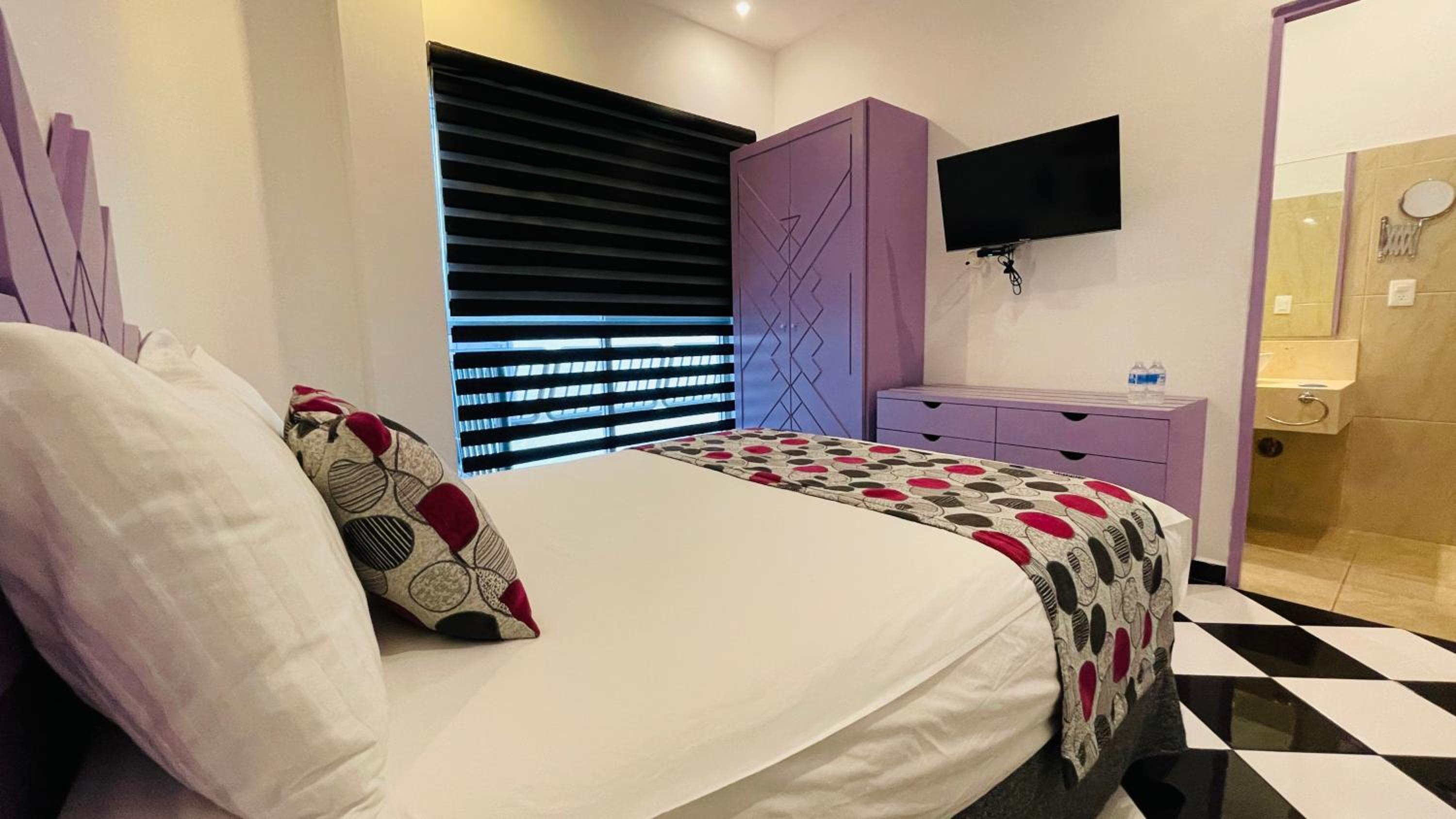 Deluxe Queen Room