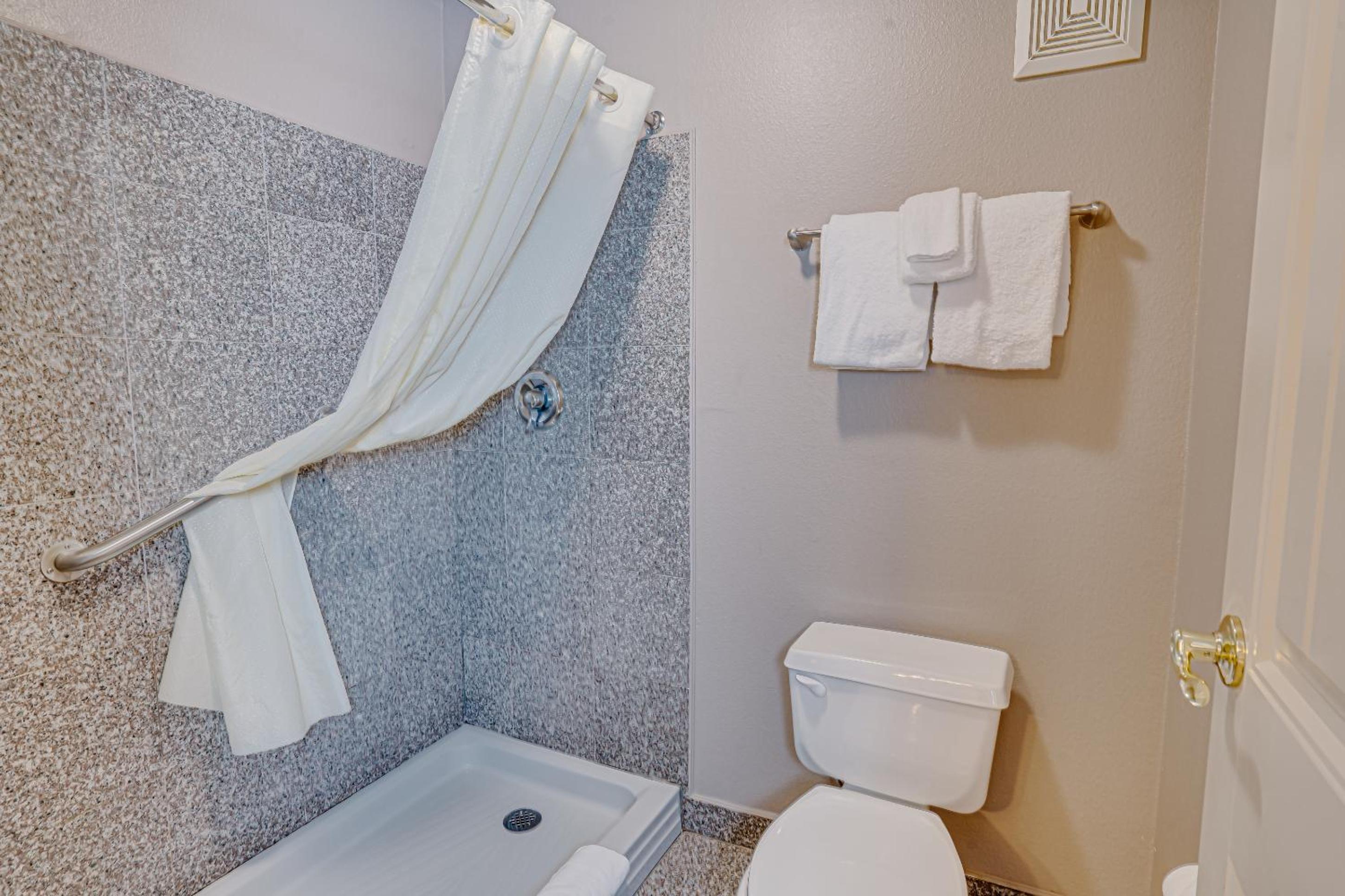 King Suite - Photo 7