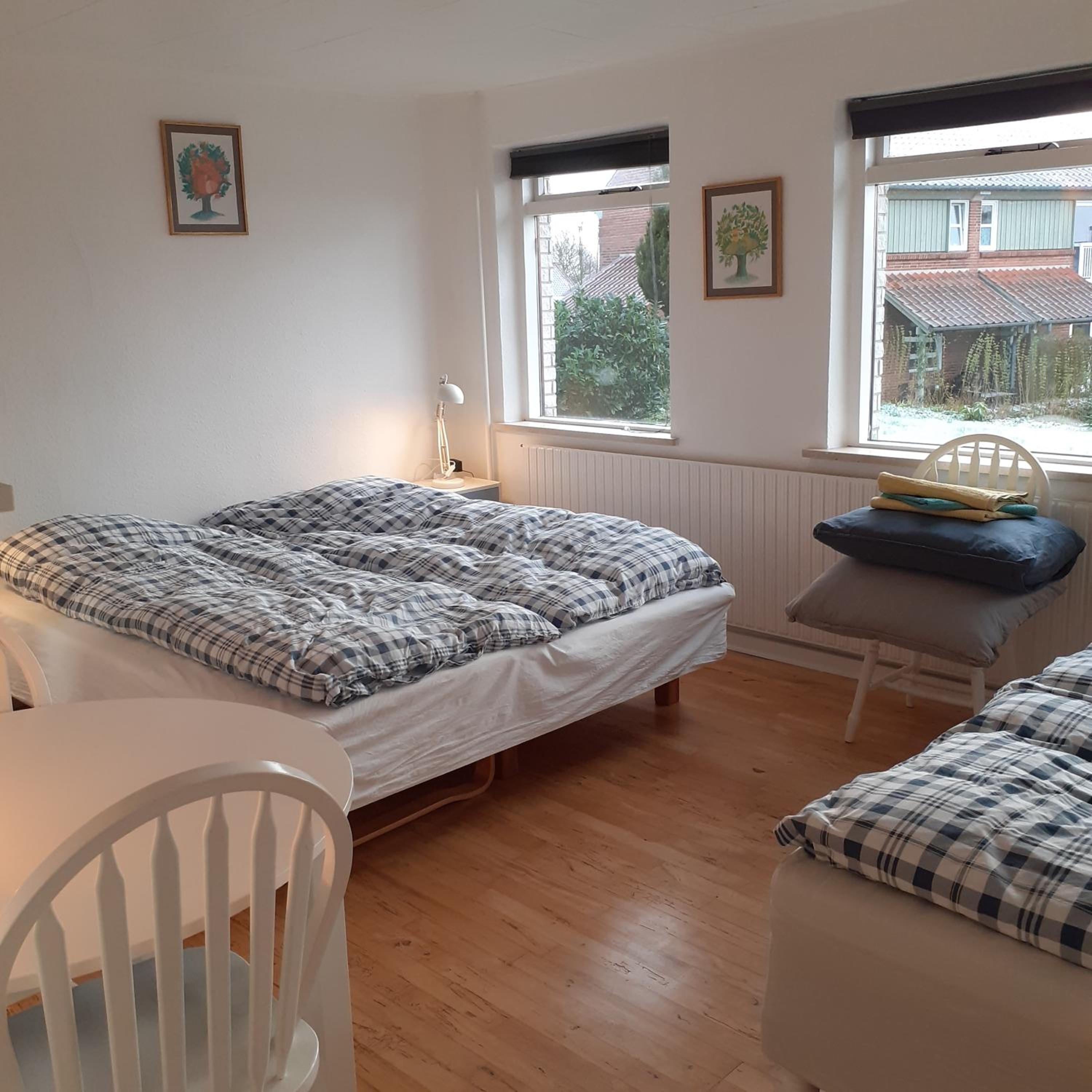 Double Room with Shared Bathroom photo 2