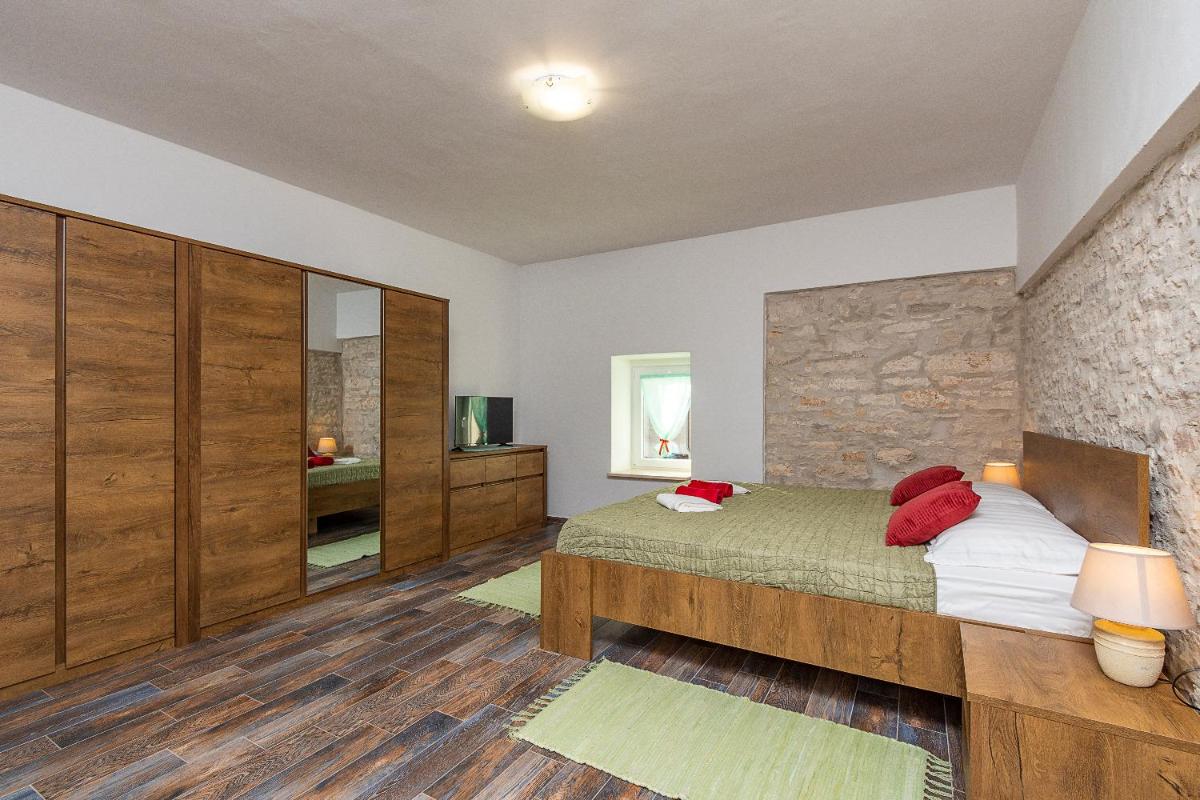 Two-Bedroom House photo 2