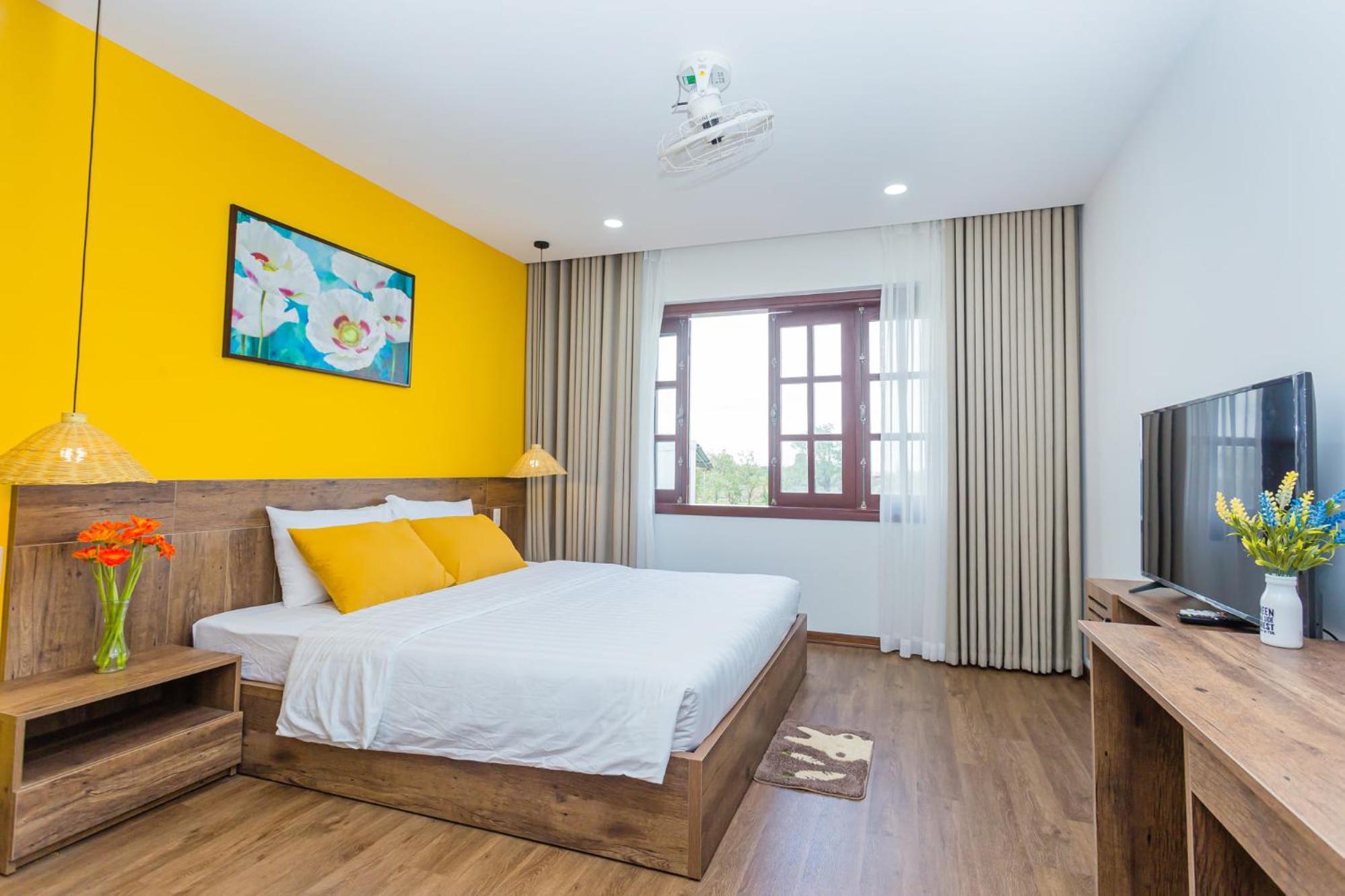 Deluxe Queen Room