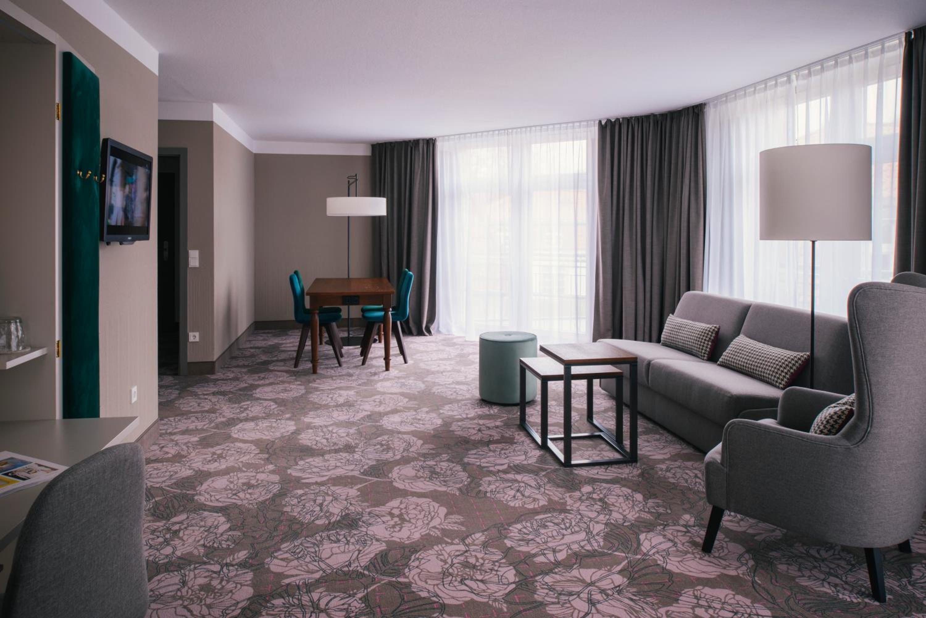 Suite - Photo 4