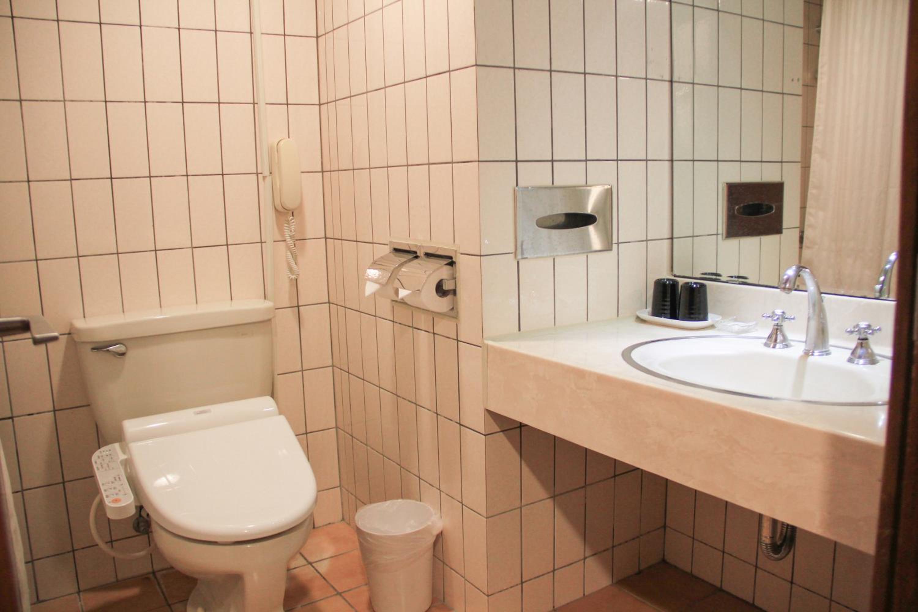 Double or Twin Room (Check-in after 20:00) photo 3
