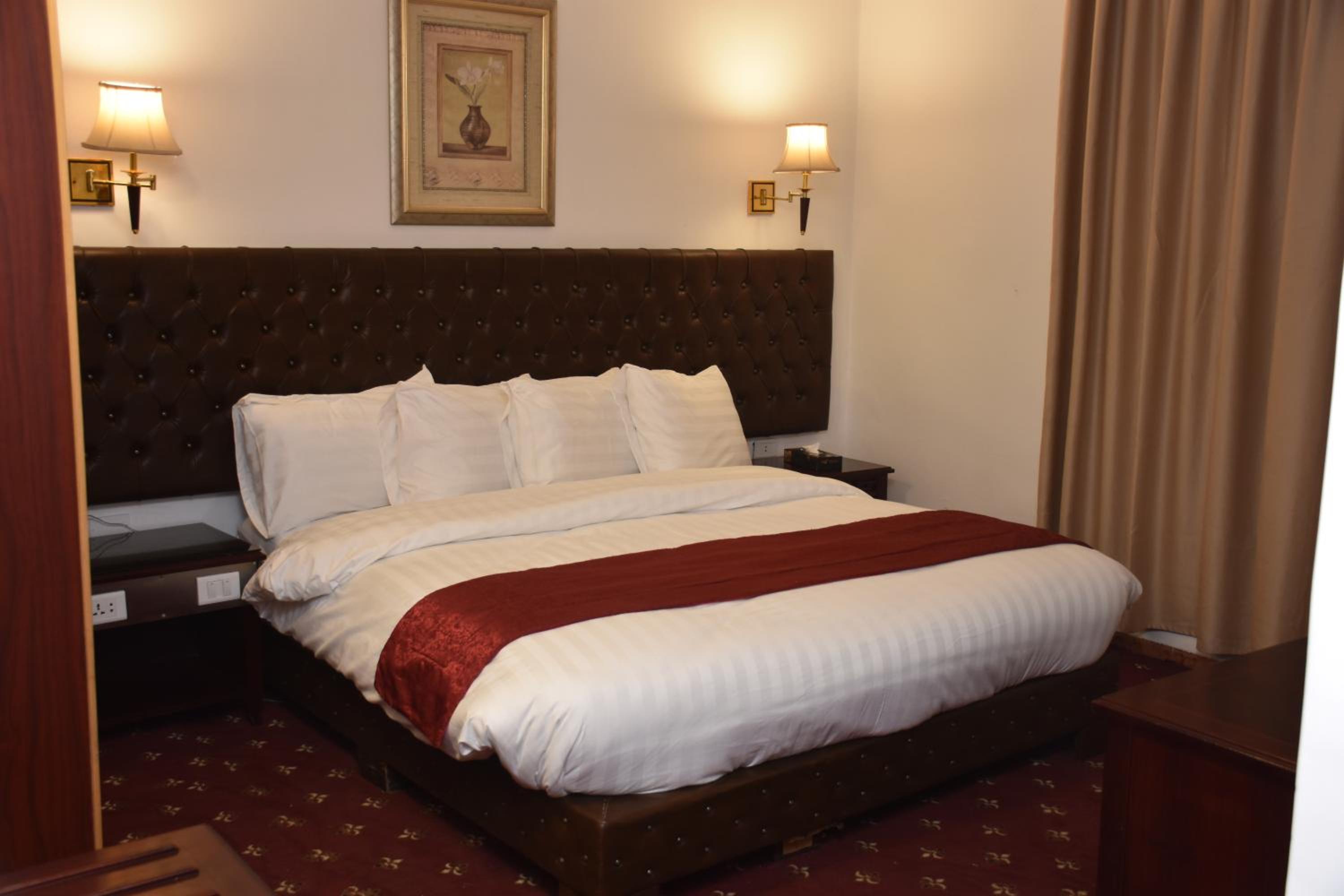 Deluxe King Room