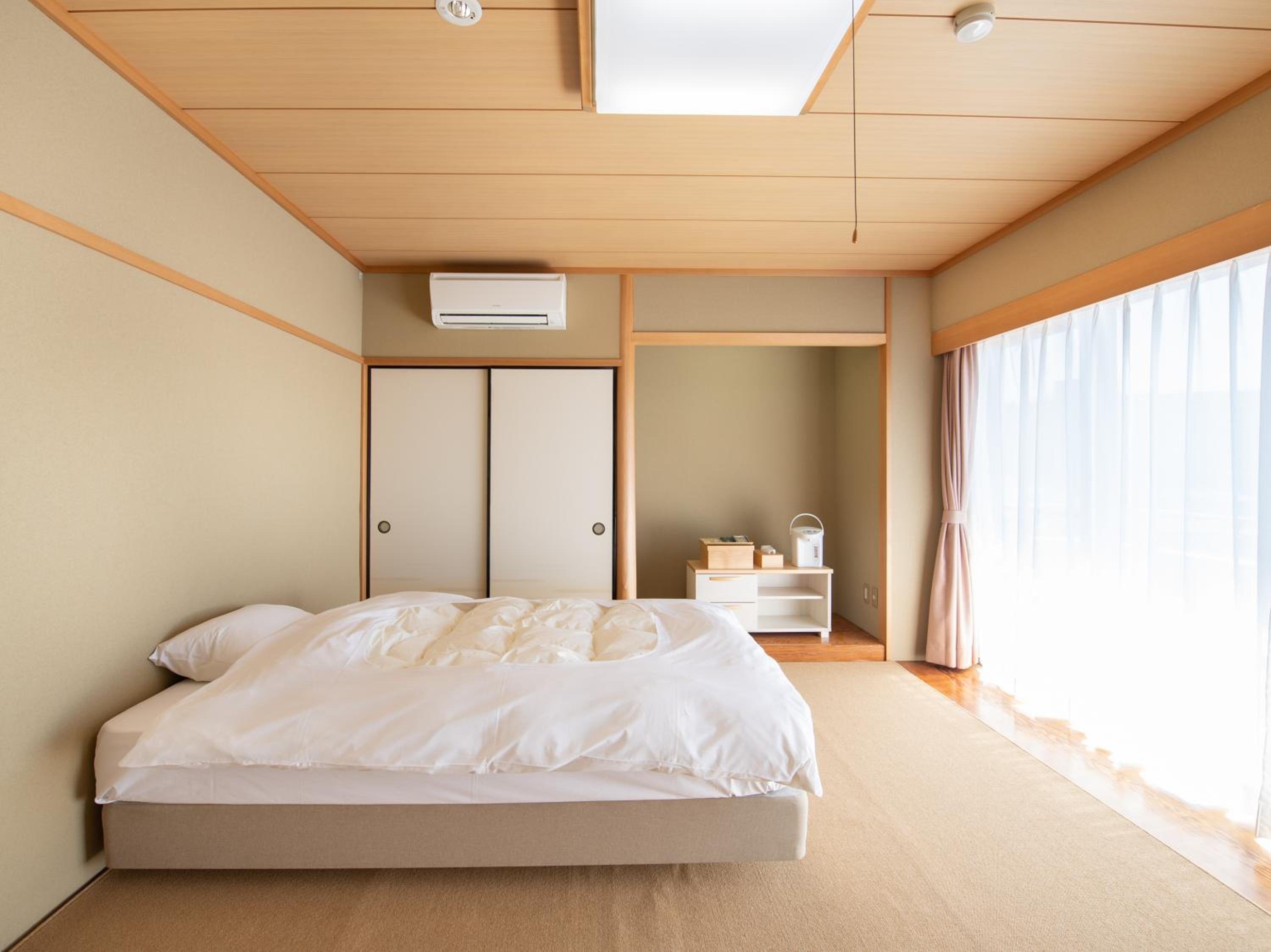 Japanese-Style Room