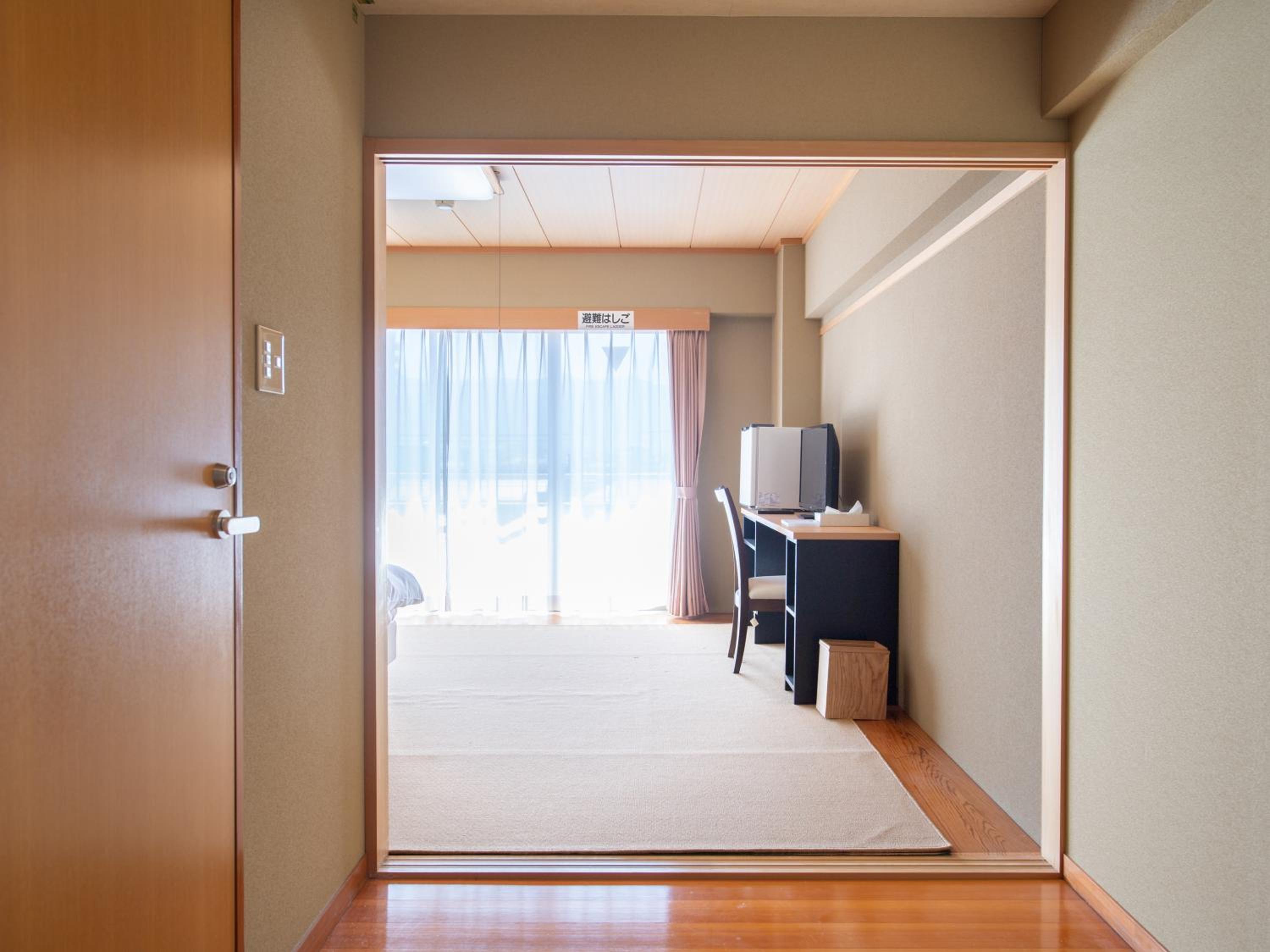 Japanese-Style Room photo 2