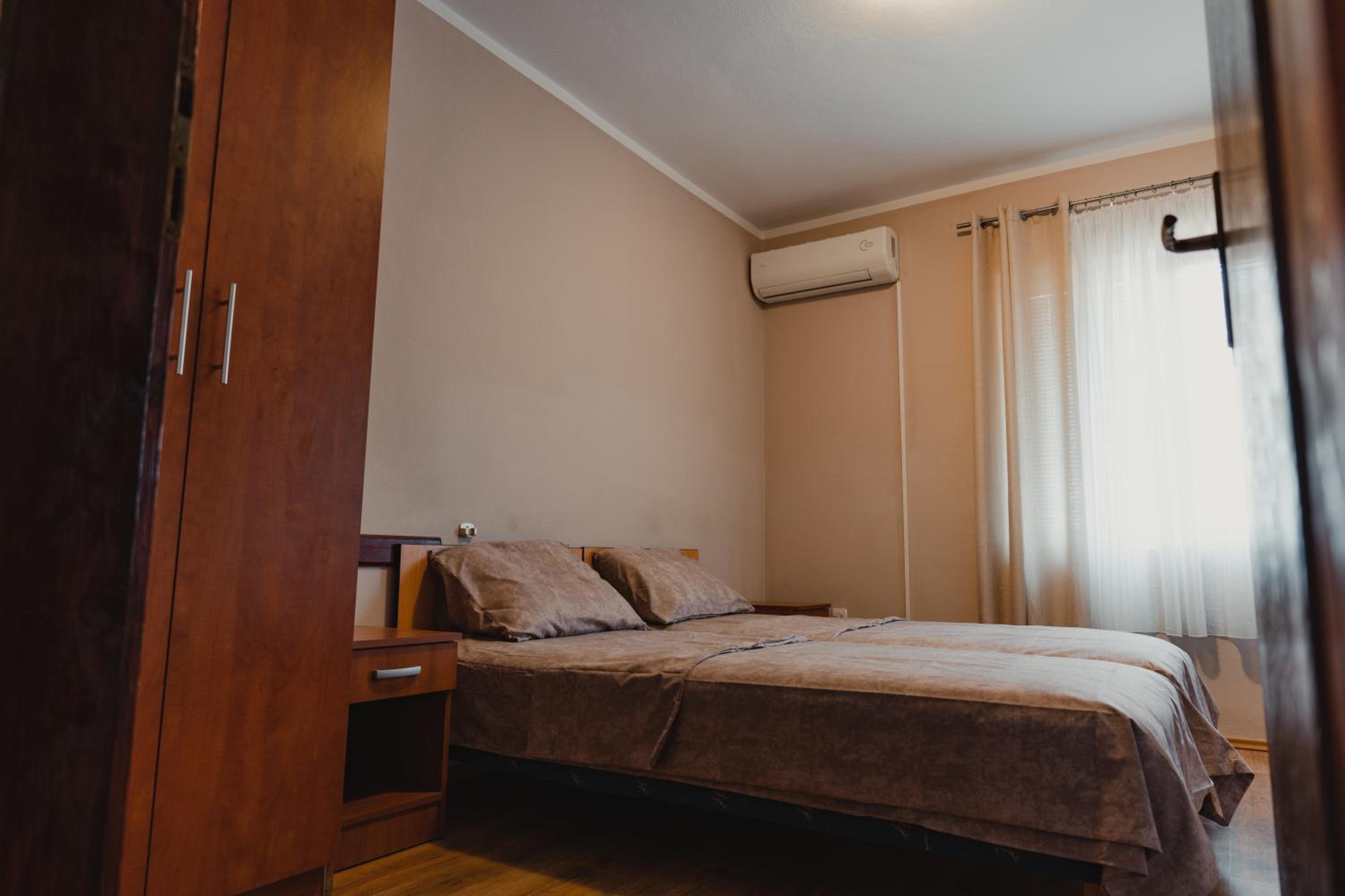 Double or Twin Room with Shared Bathroom photo 2