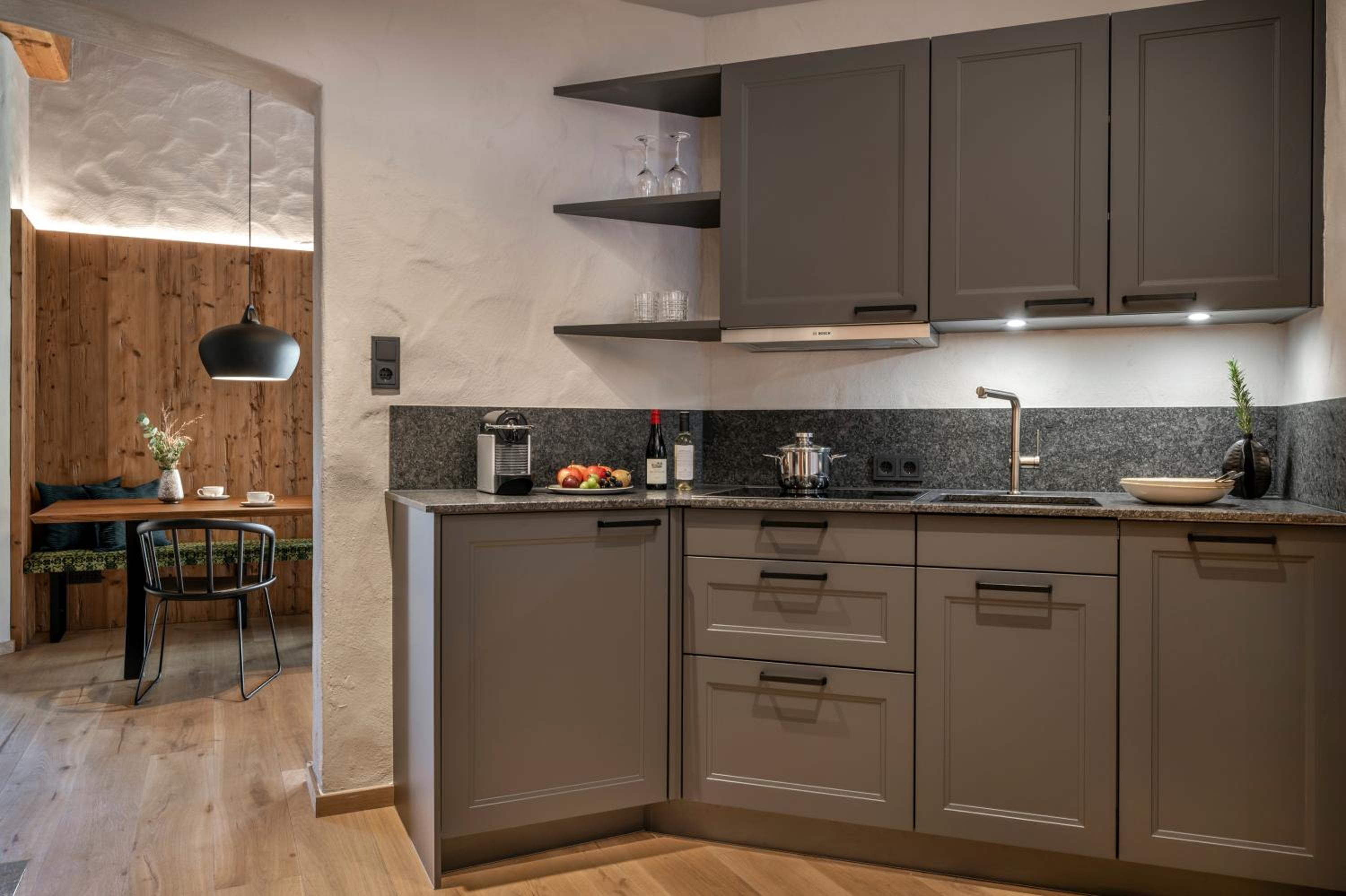 Superior Suite - Photo 6