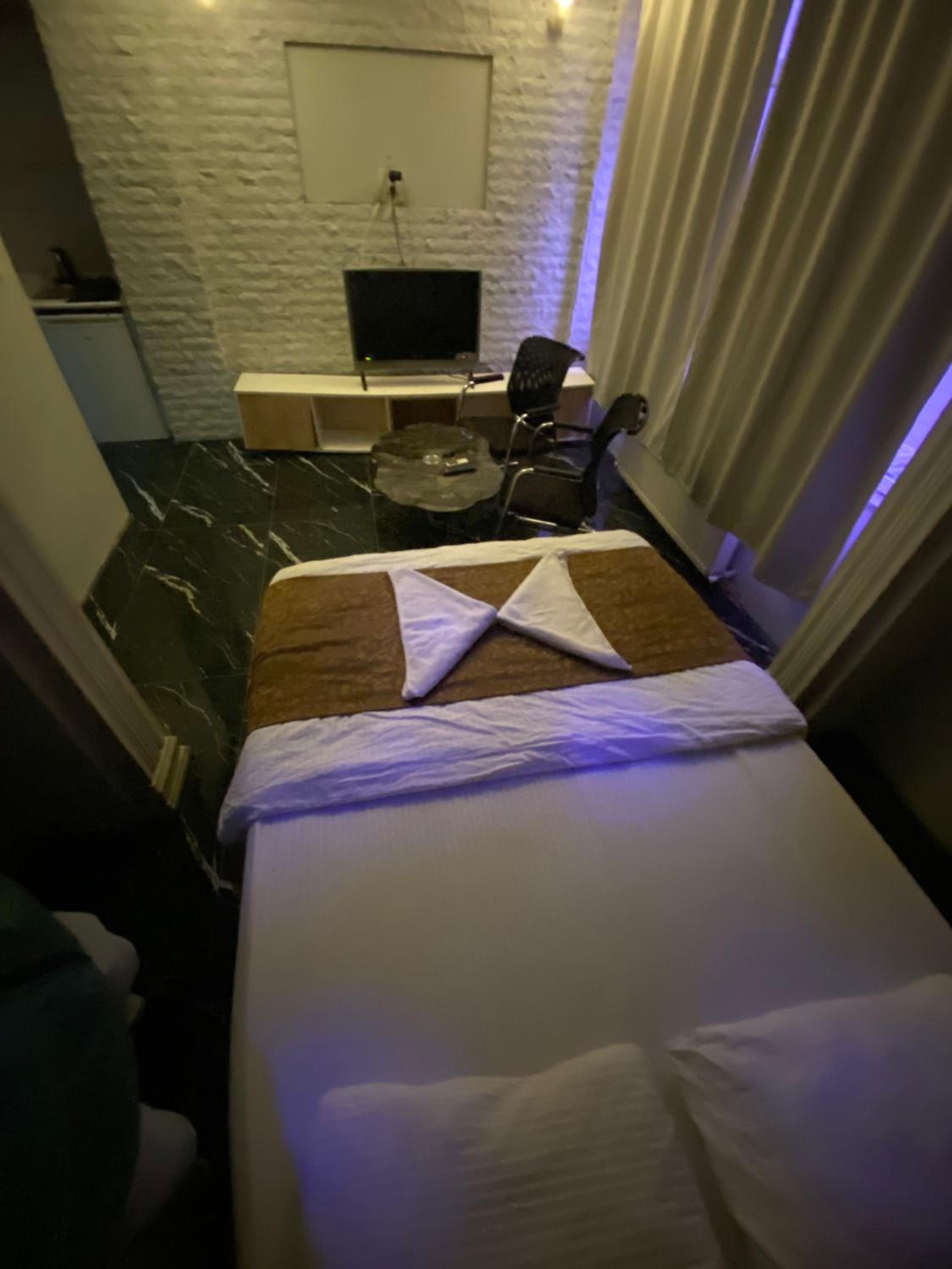 Studio Apartment photo 1