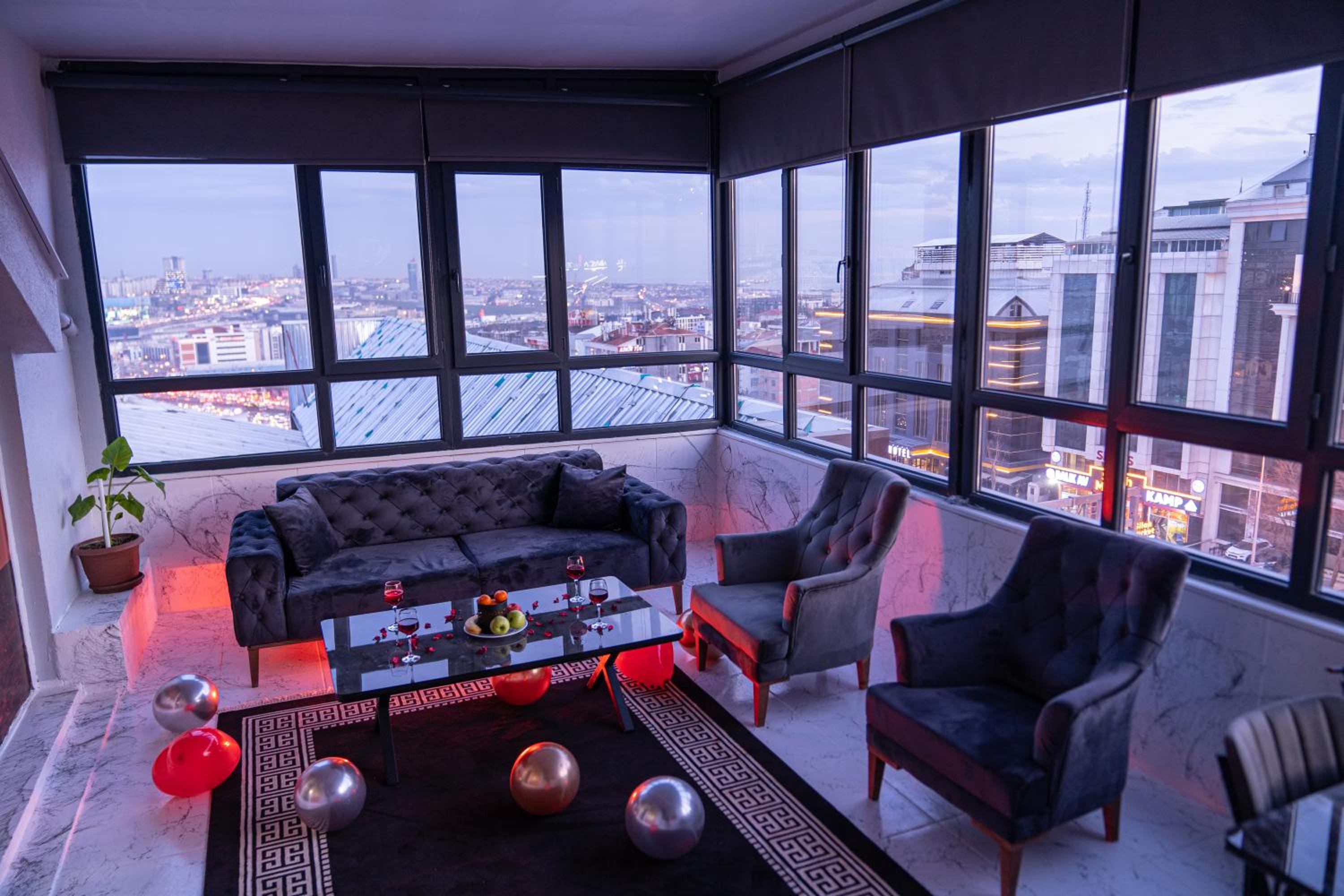 King Suite photo 2