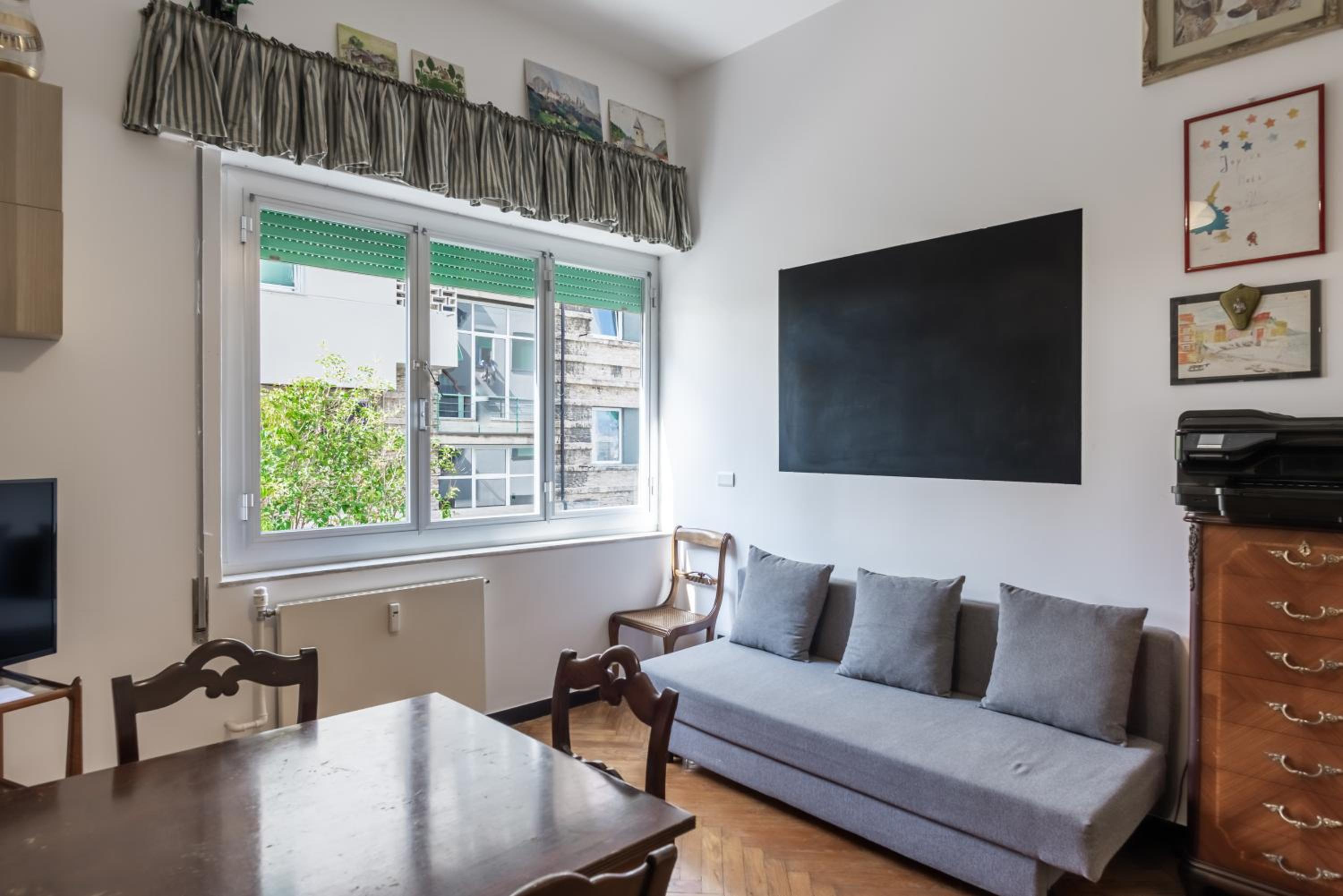 One-Bedroom Apartment