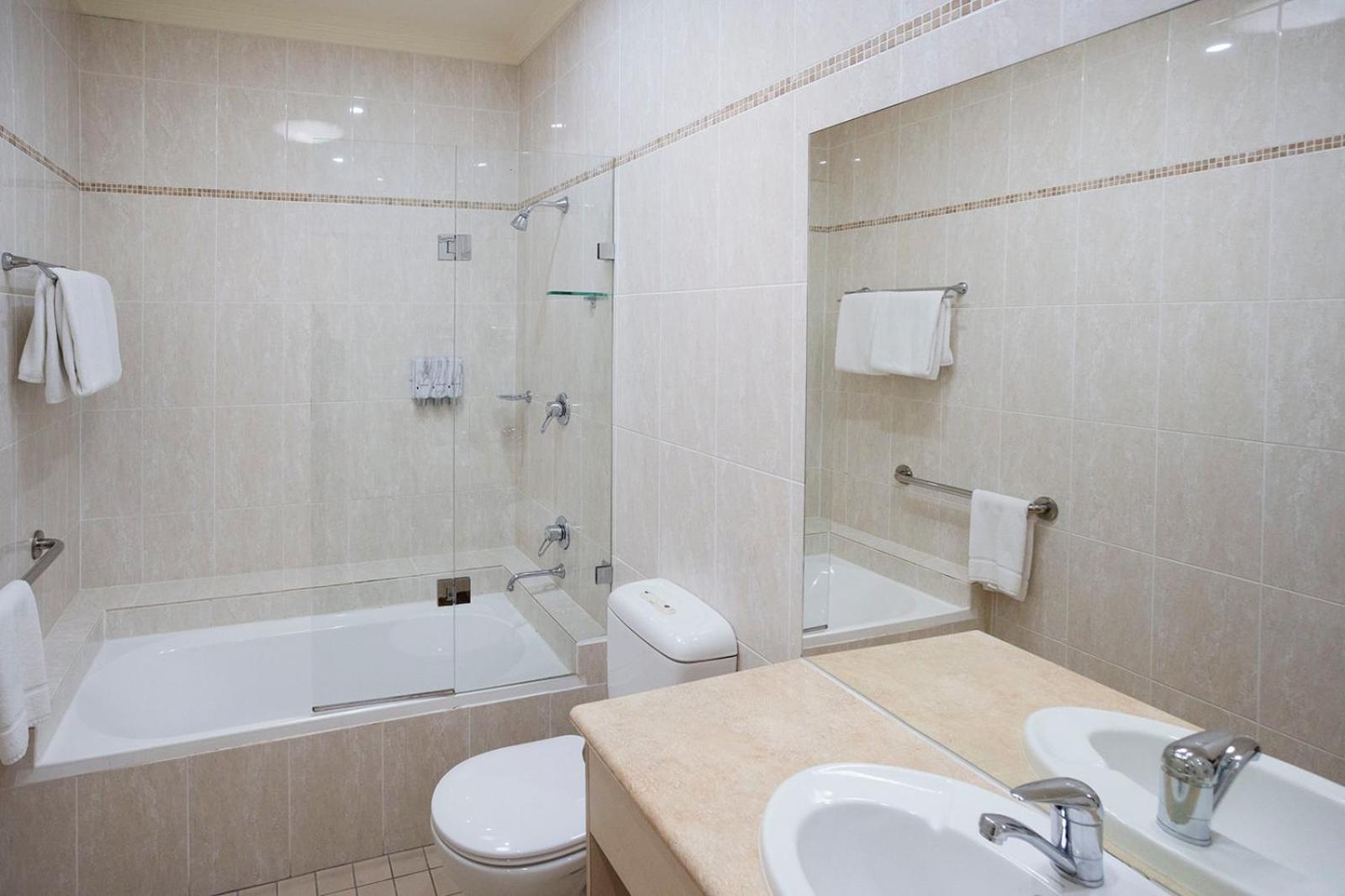Deluxe King Room photo 2