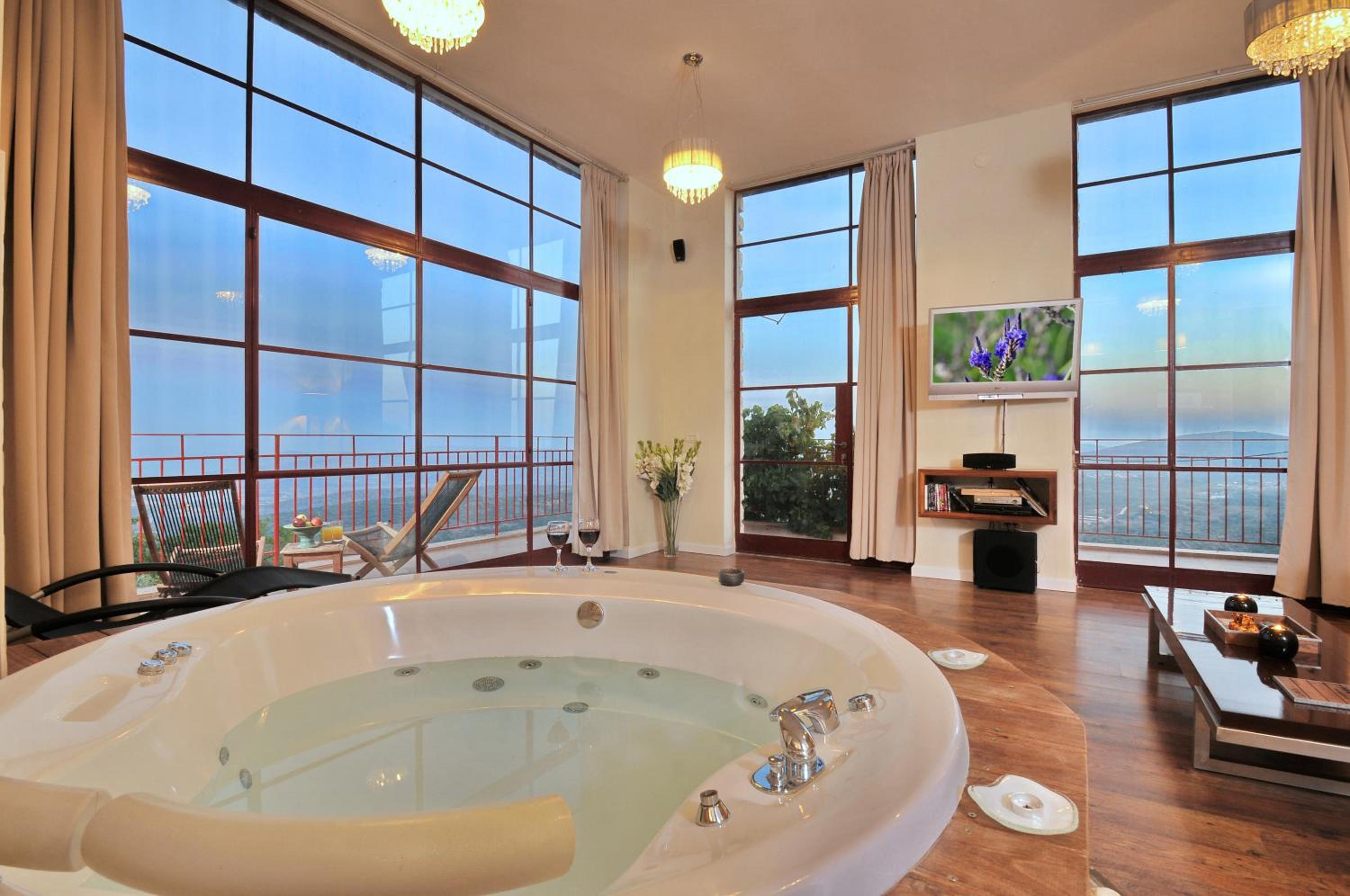 Deluxe Double Room with Balcony and Sea View photo 1