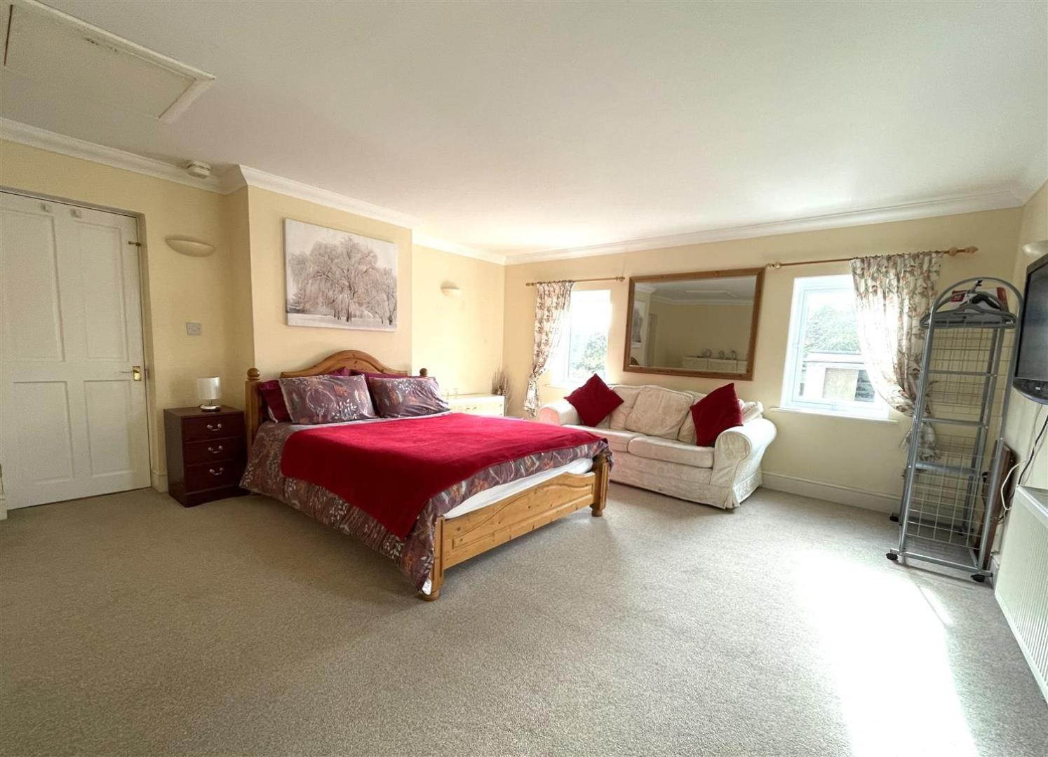 King Room with En-Suite and Garden View - Photo 1