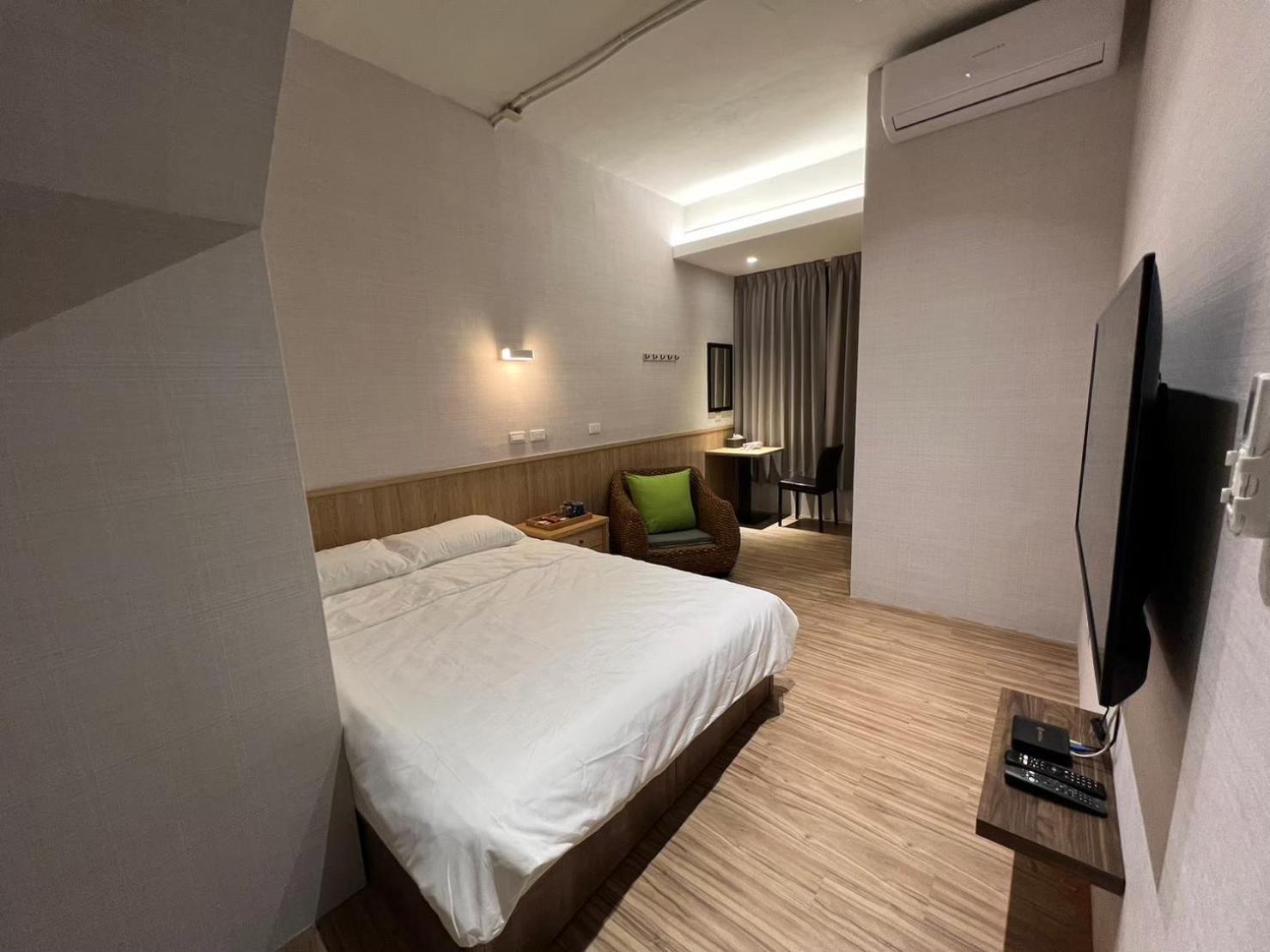 Deluxe Double Room with Shower