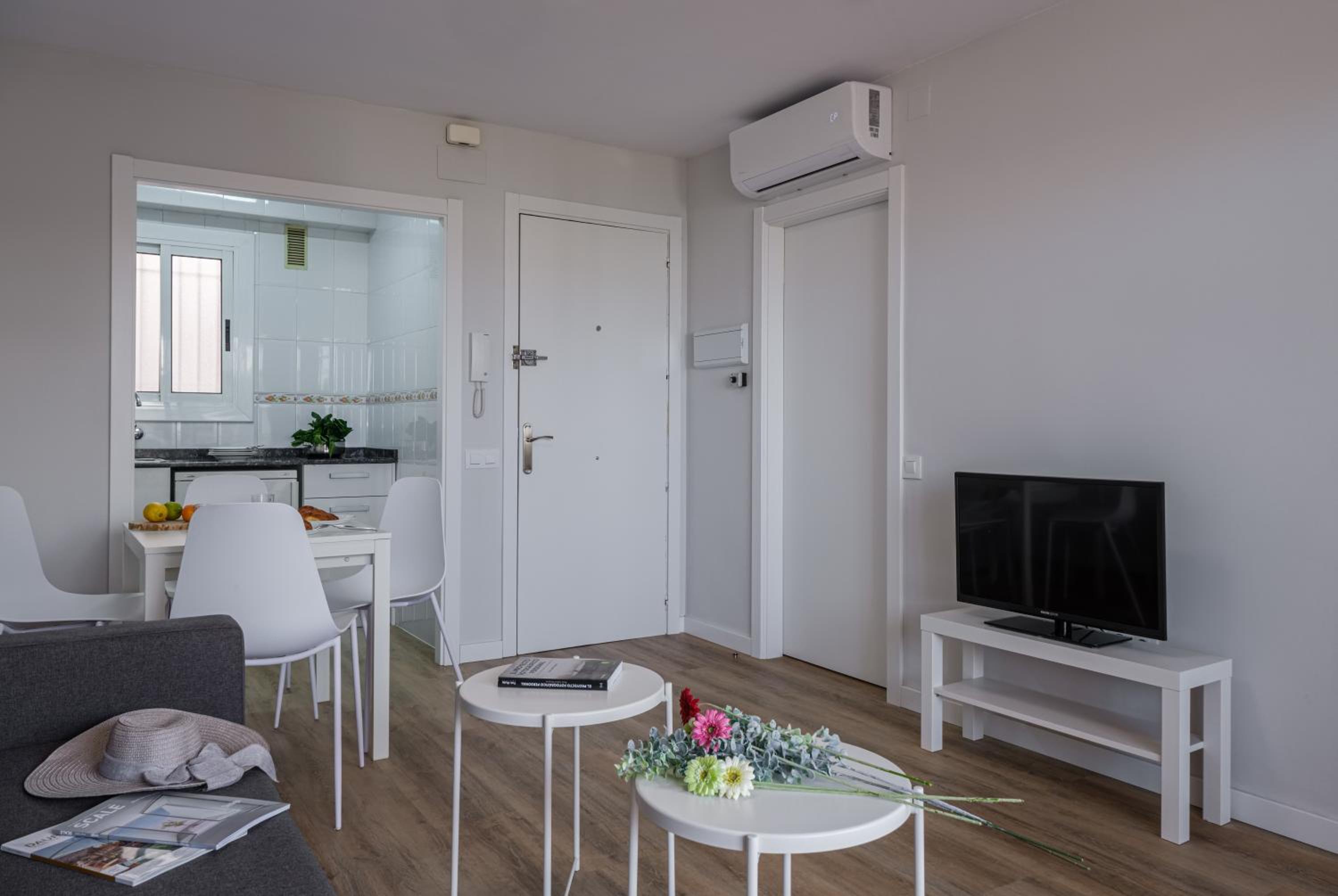 One-Bedroom Superior Apartment with Terrace (3 adults) photo 2