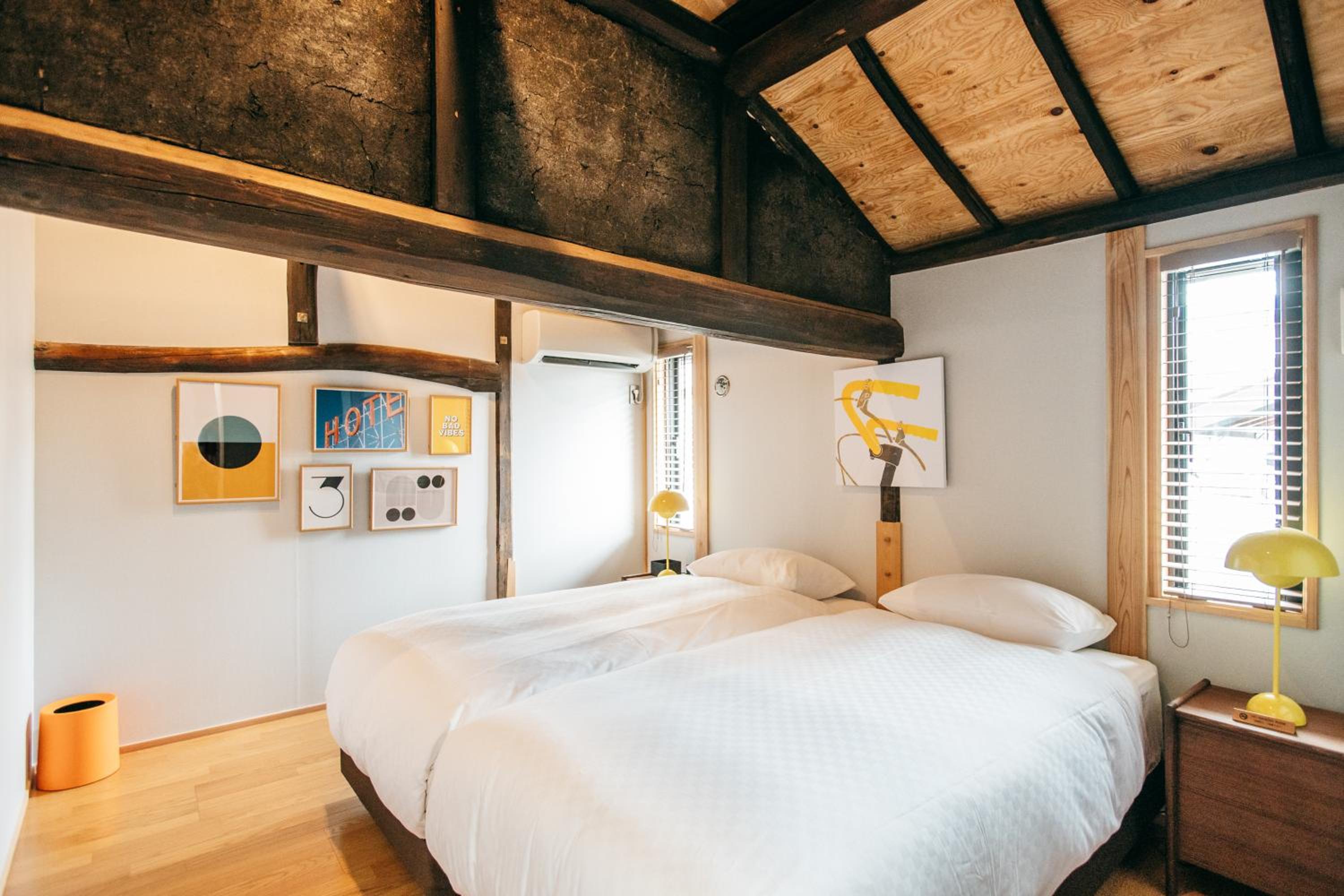 Standard Twin Room with Shared Bathroom