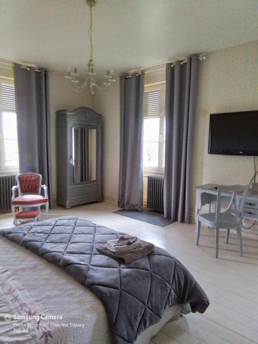 Deluxe Double Room with Shower photo 3