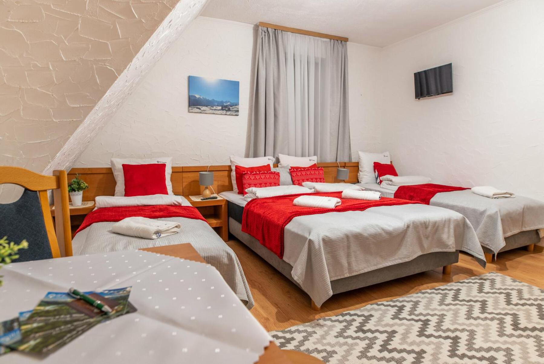 Quadruple Room - Photo 1