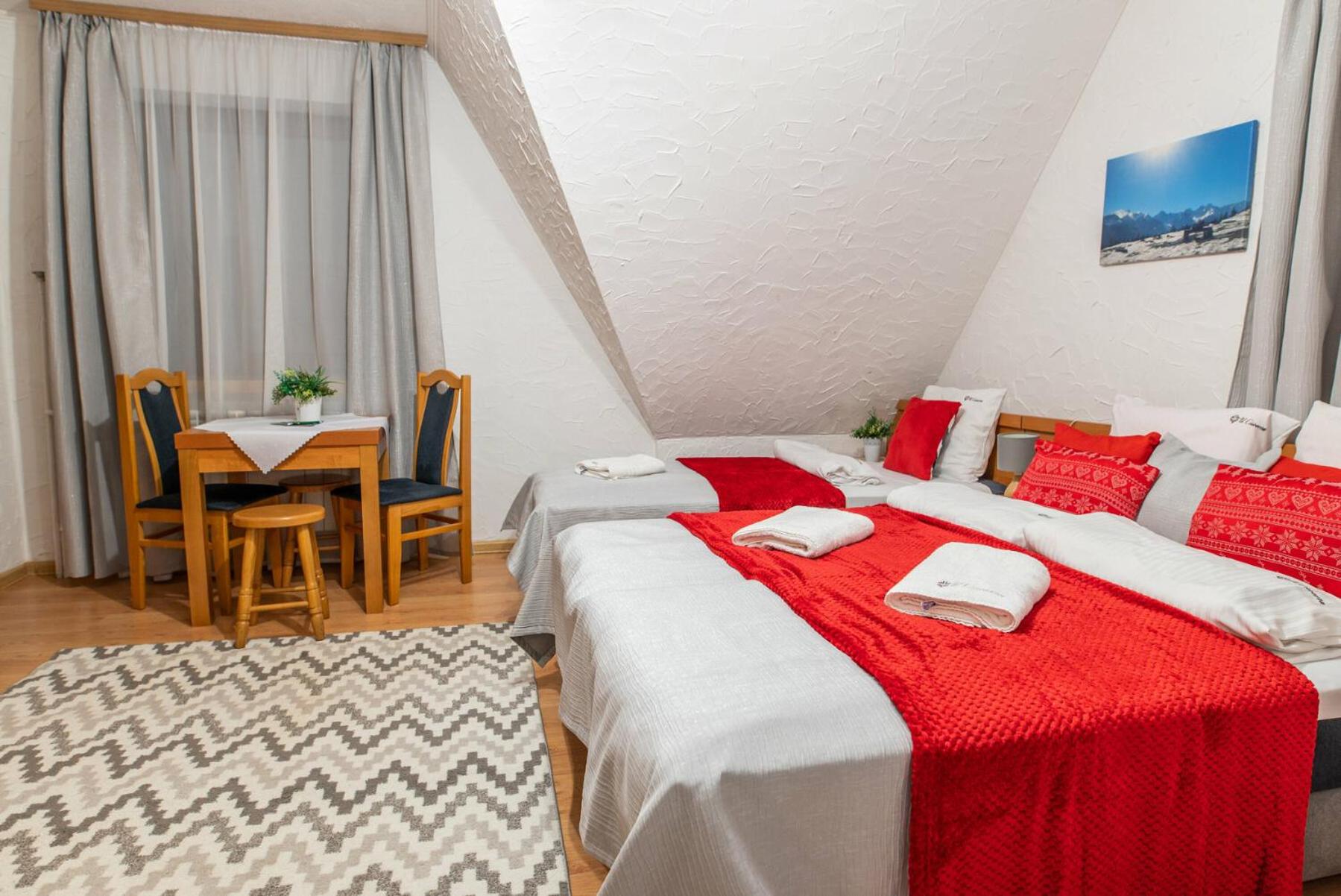 Quadruple Room - Photo 16