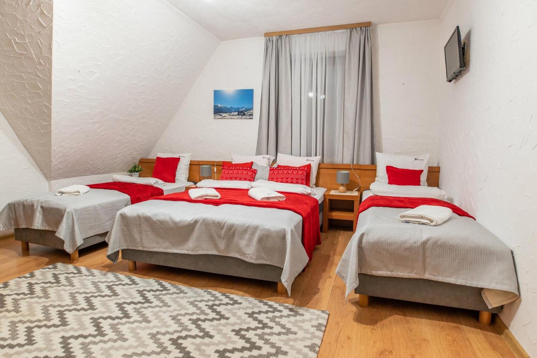 Quadruple Room - Photo 15