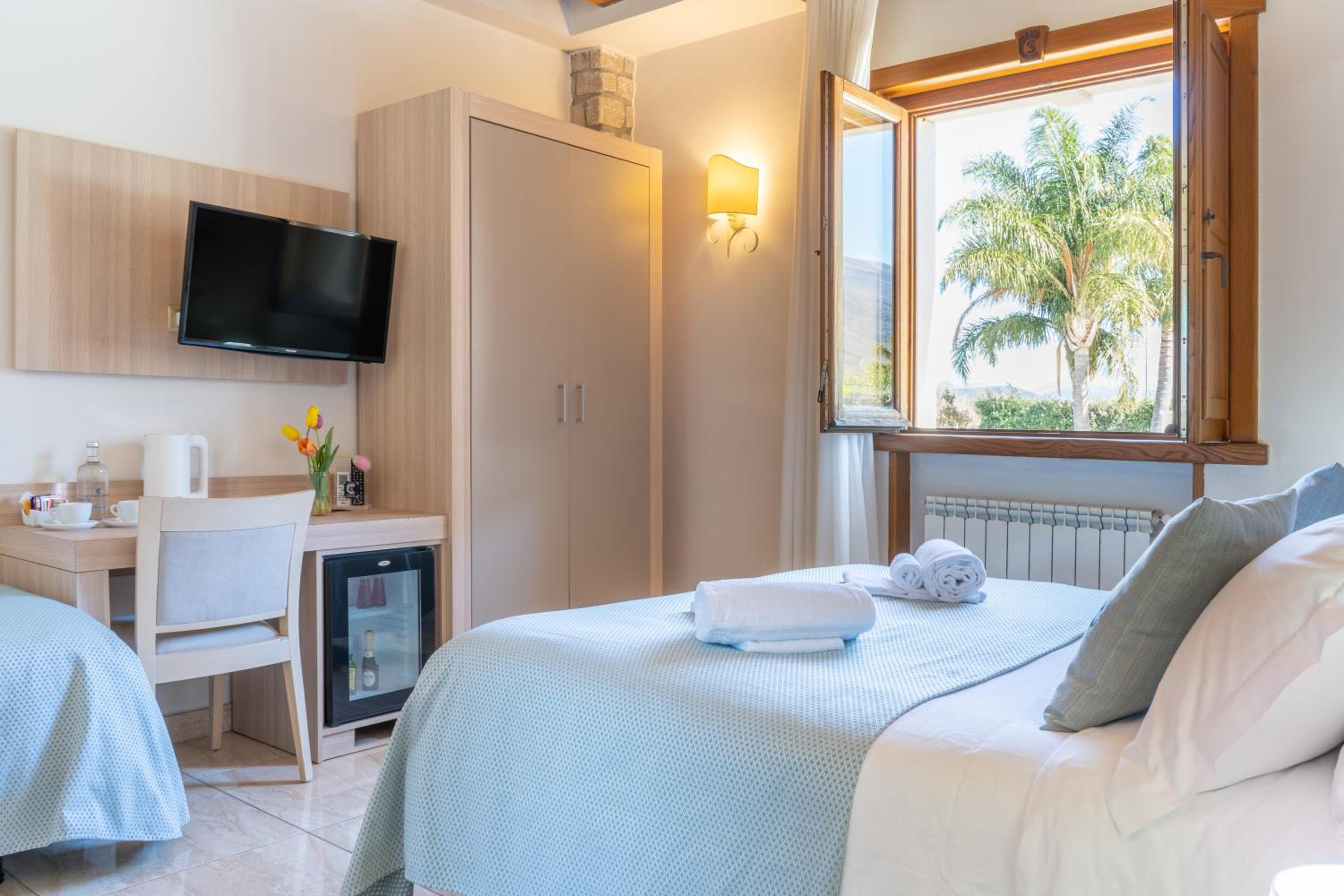 Basic Triple Room photo 2