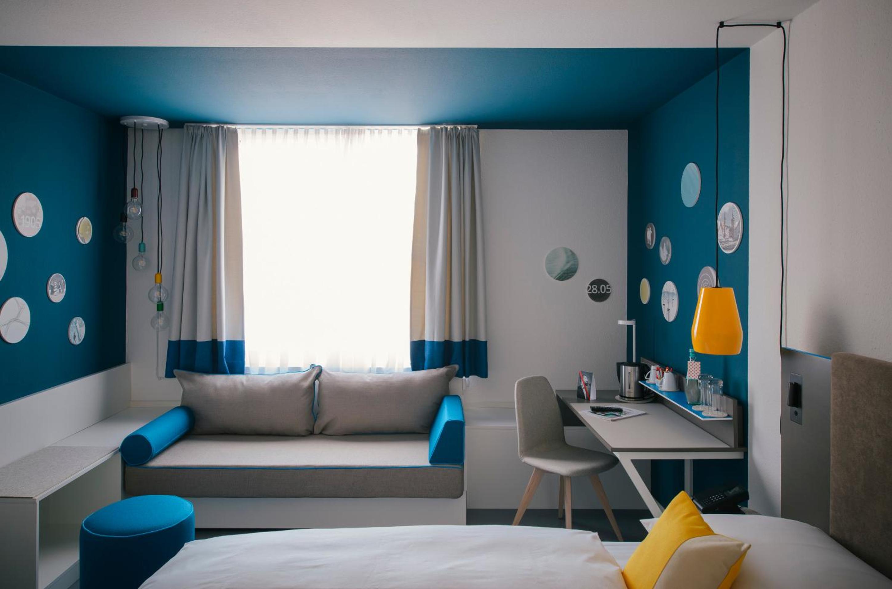 Lounge Room - Photo 10