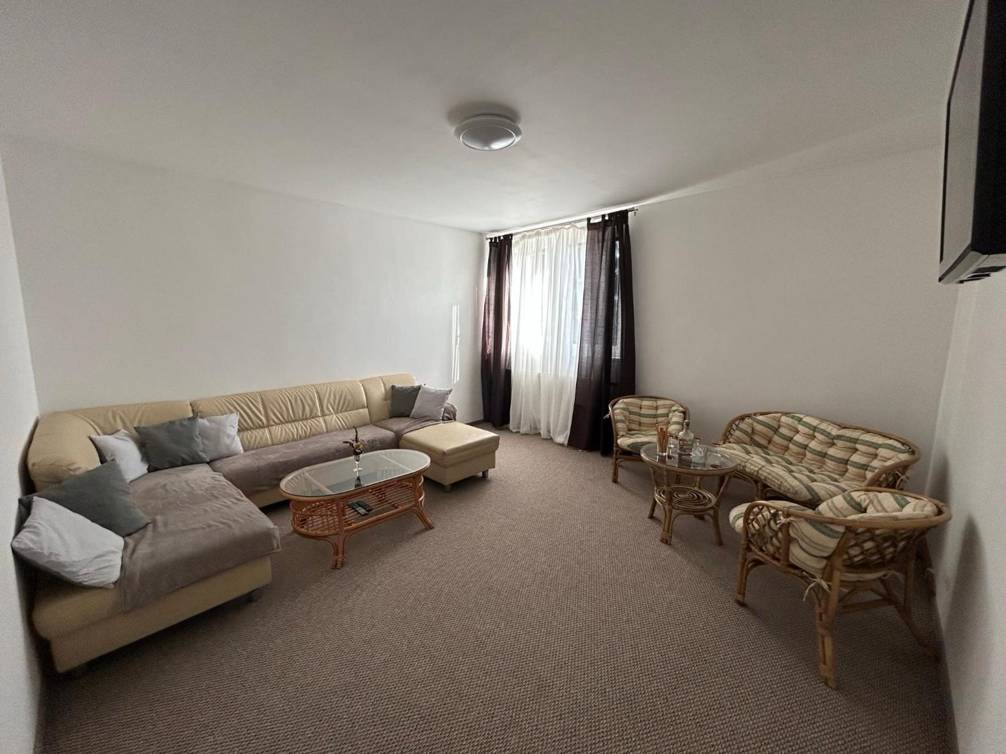 Apartment photo 1