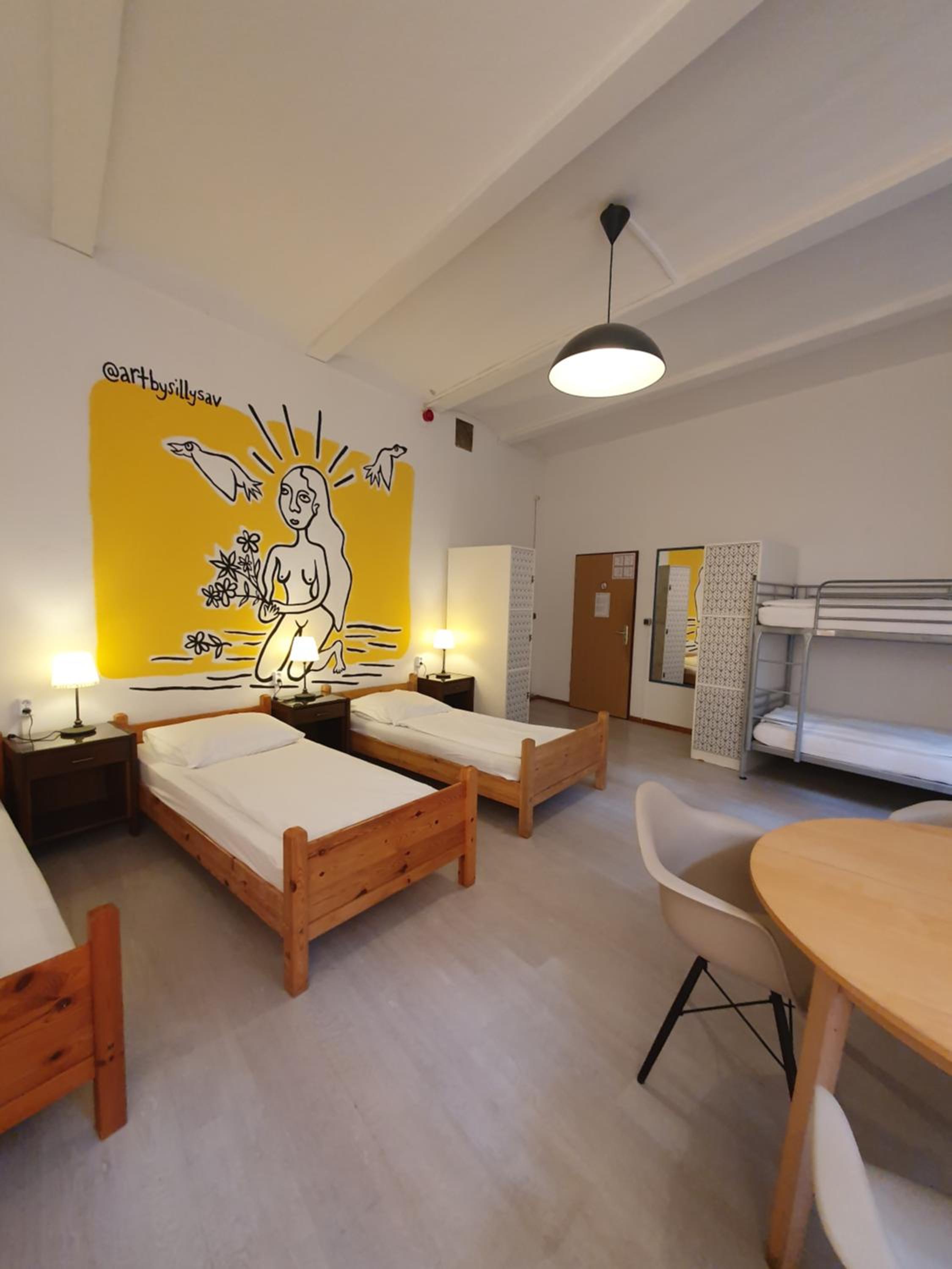 Bed in 6-Bed Dormitory Room photo 3