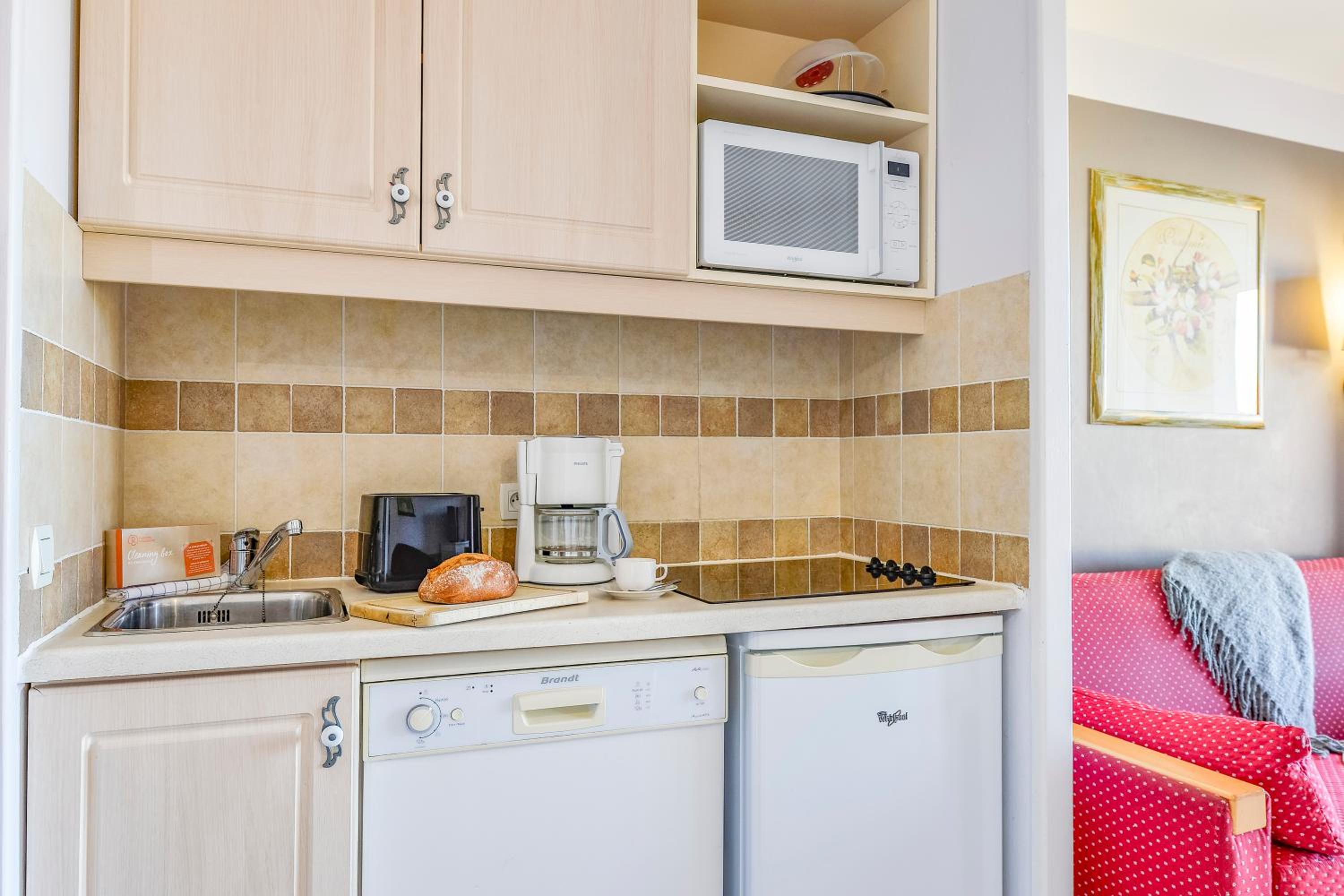 One-Bedroom Apartment with Terrace or Balcony (4 People) photo 3