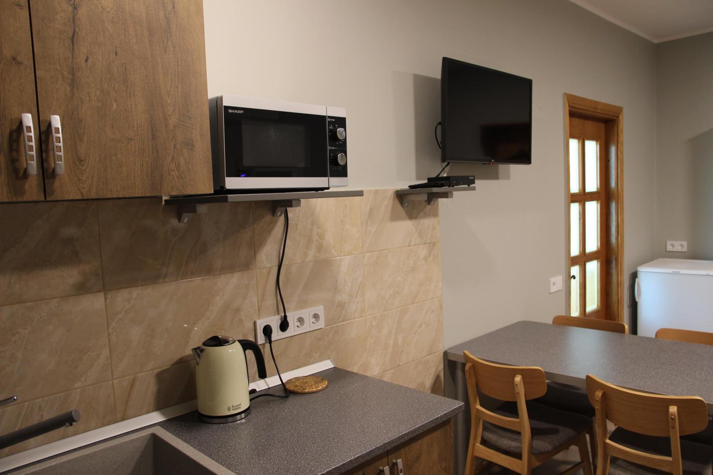 Quadruple Room with Private Bathroom - Photo 3