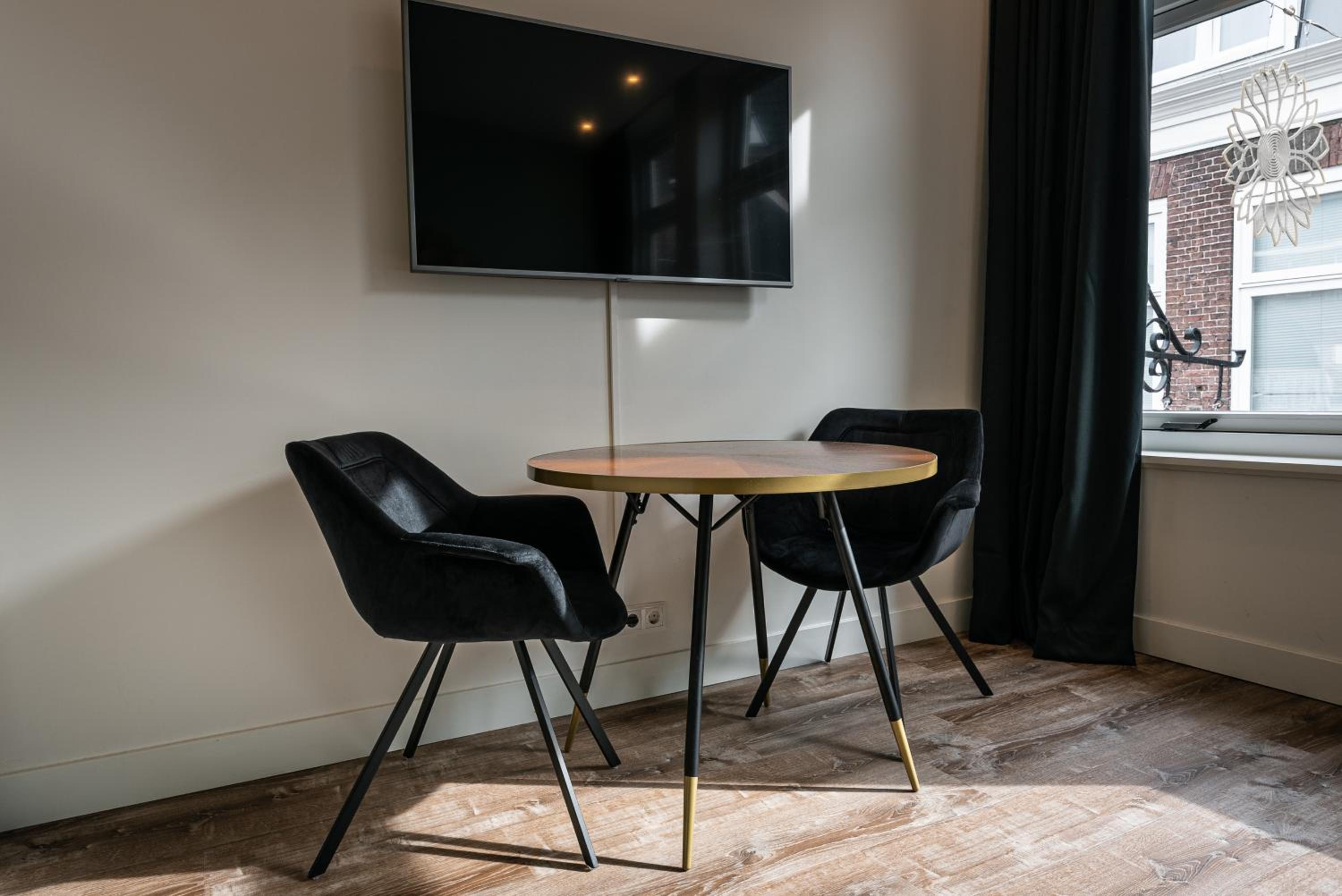 Double Room - Photo 7