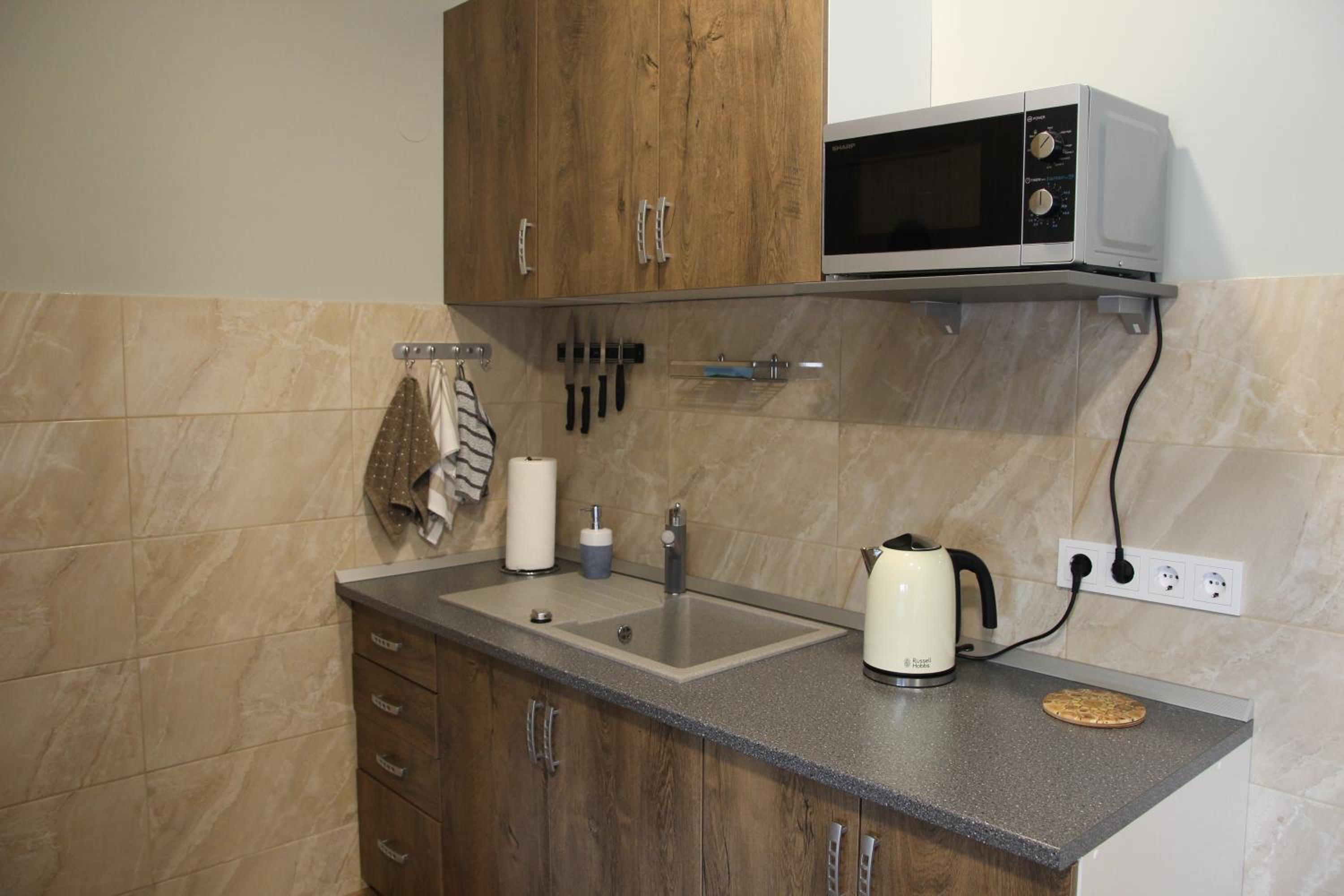 Quadruple Room with Private Bathroom - Photo 4