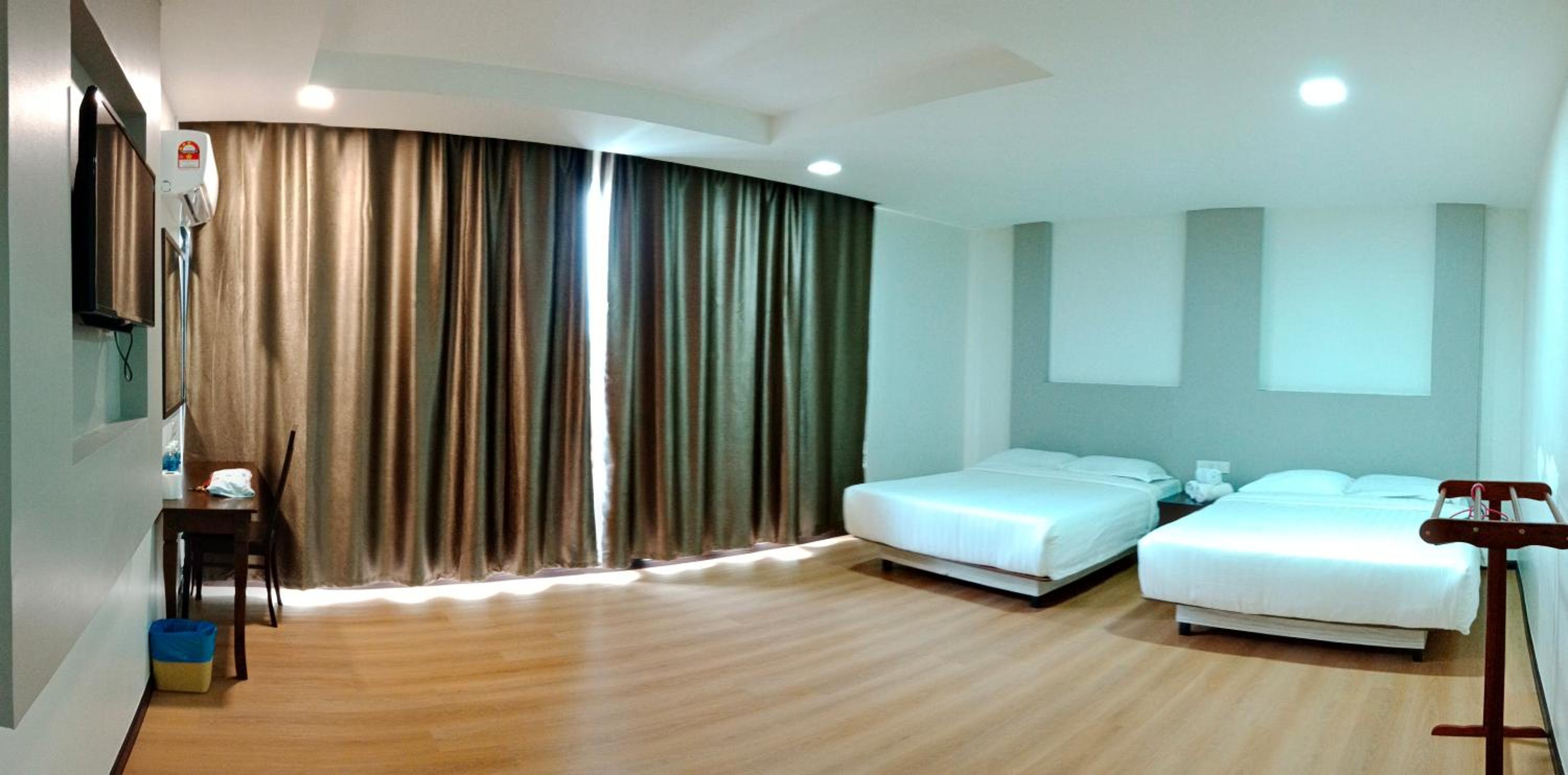 Deluxe Family Room photo 1