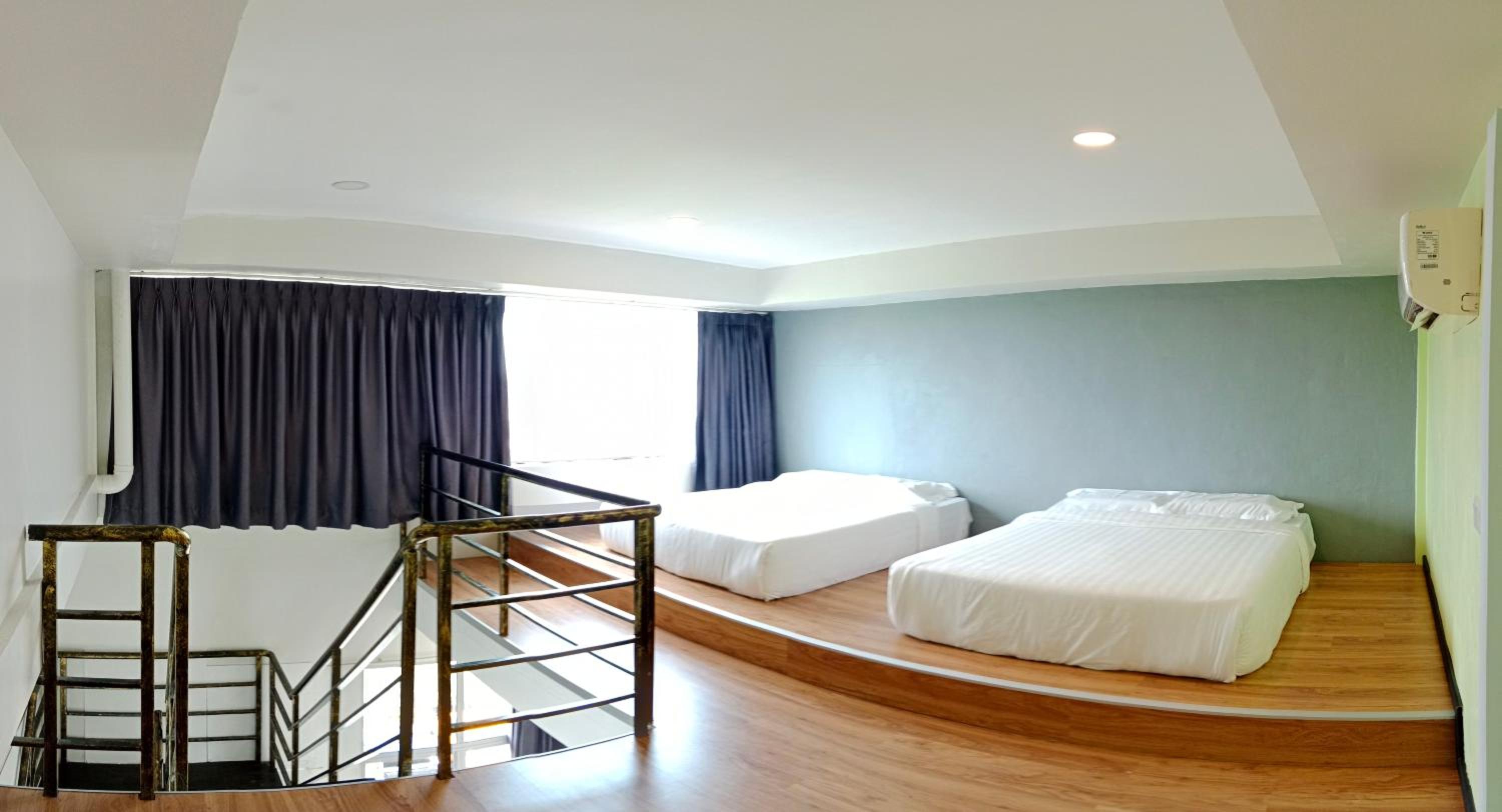 Deluxe Family Suite photo 1