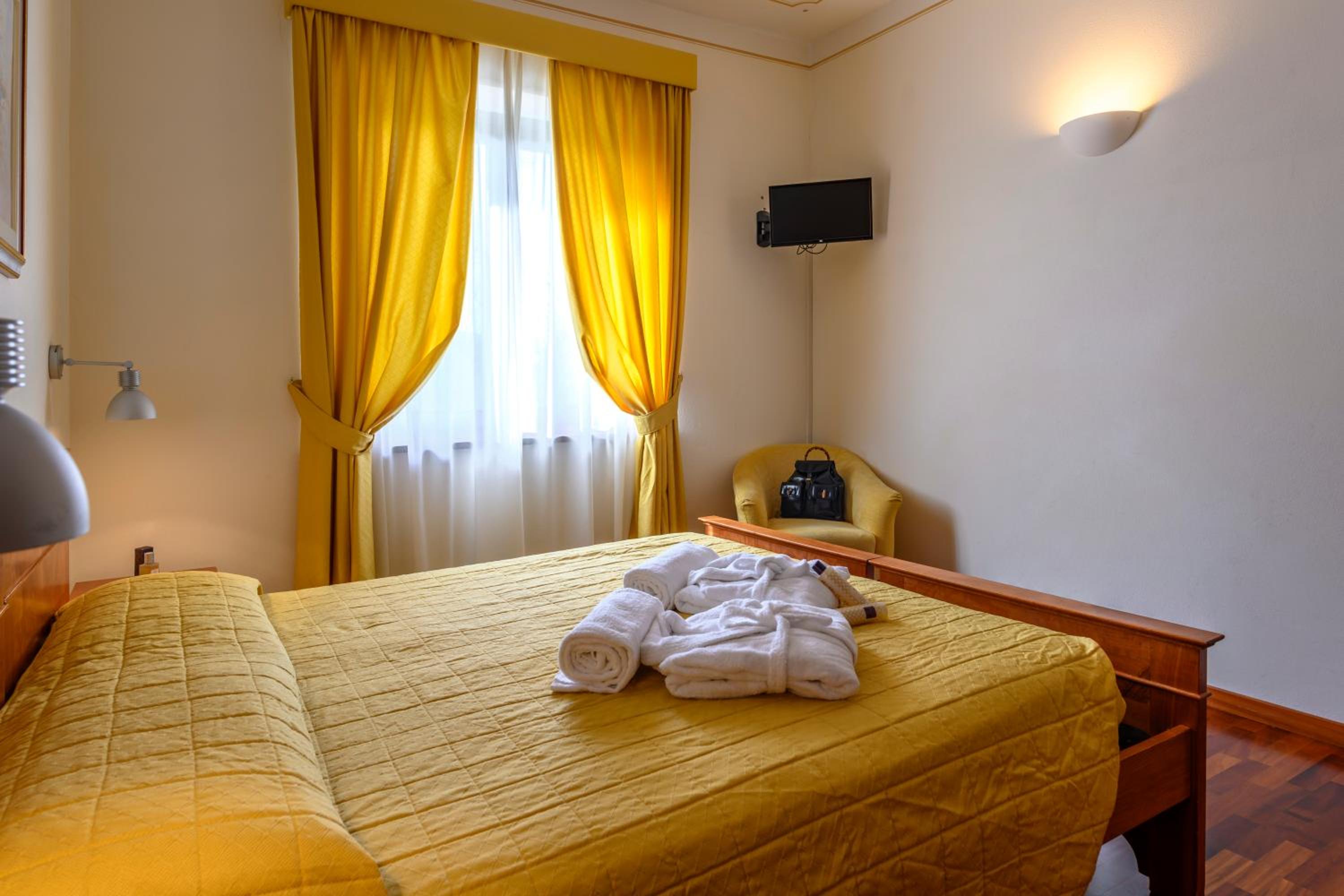 Double or Twin Room - Disability Access photo 3