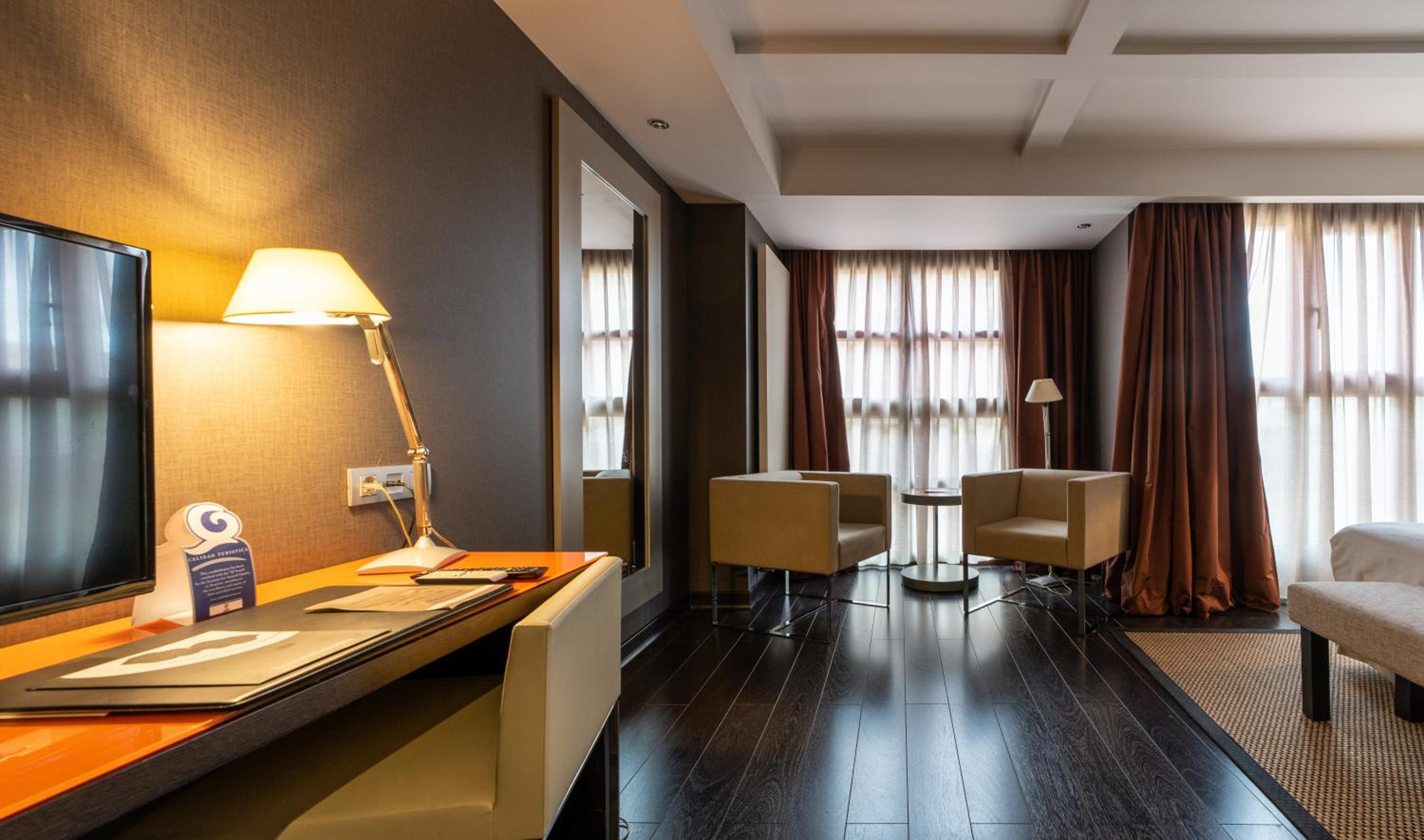 Superior Double Room (2 Adults + 1 Child) - Photo 3