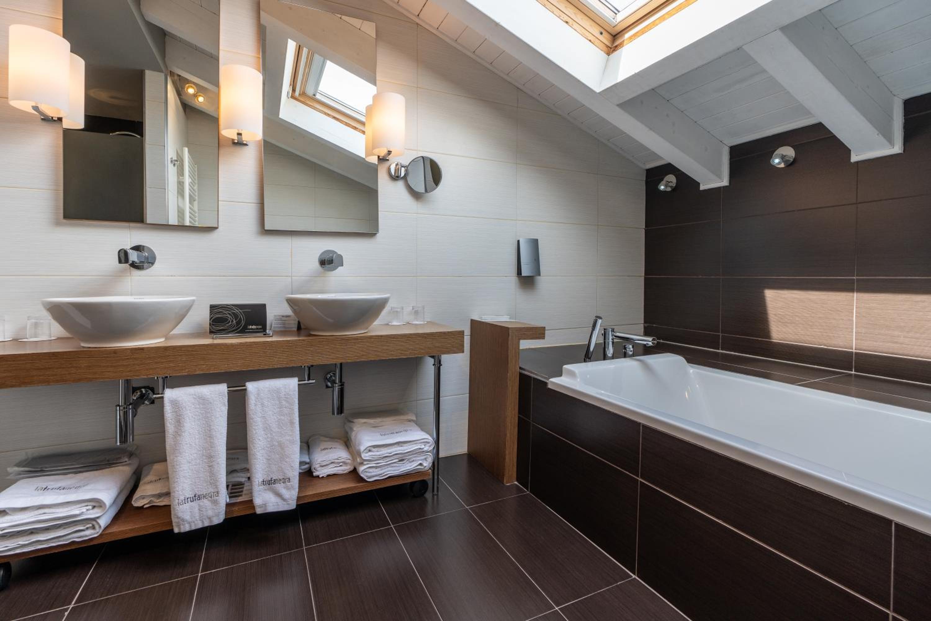 Junior Suite (2 Adults + 2 Children) - Photo 6