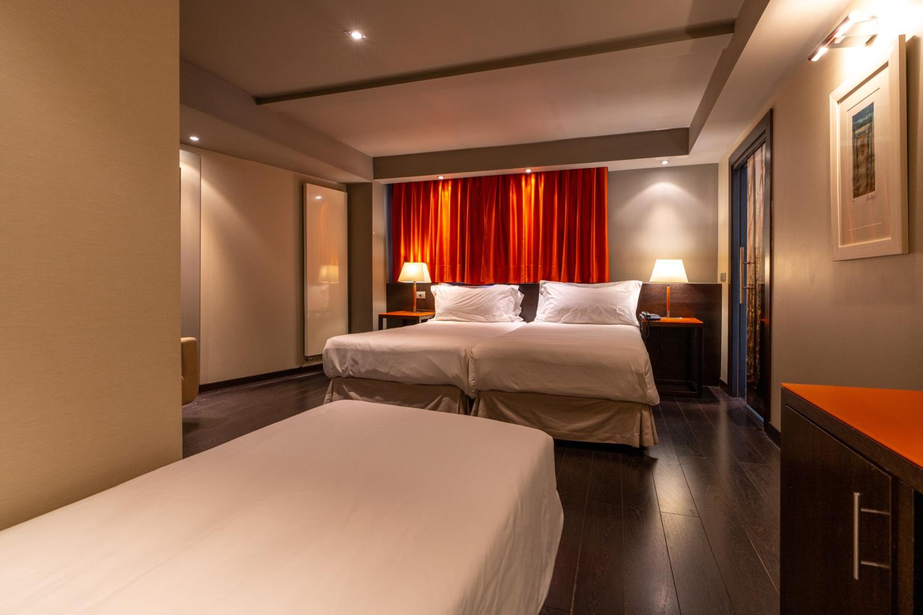 Superior Double Room (2 Adults + 1 Child) - Photo 5