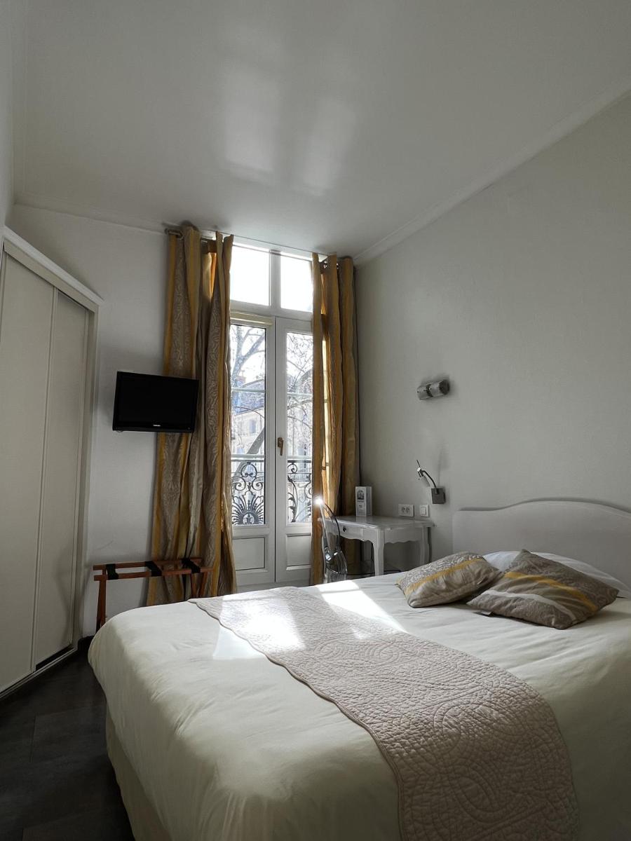 Single Room with Balcony photo 2