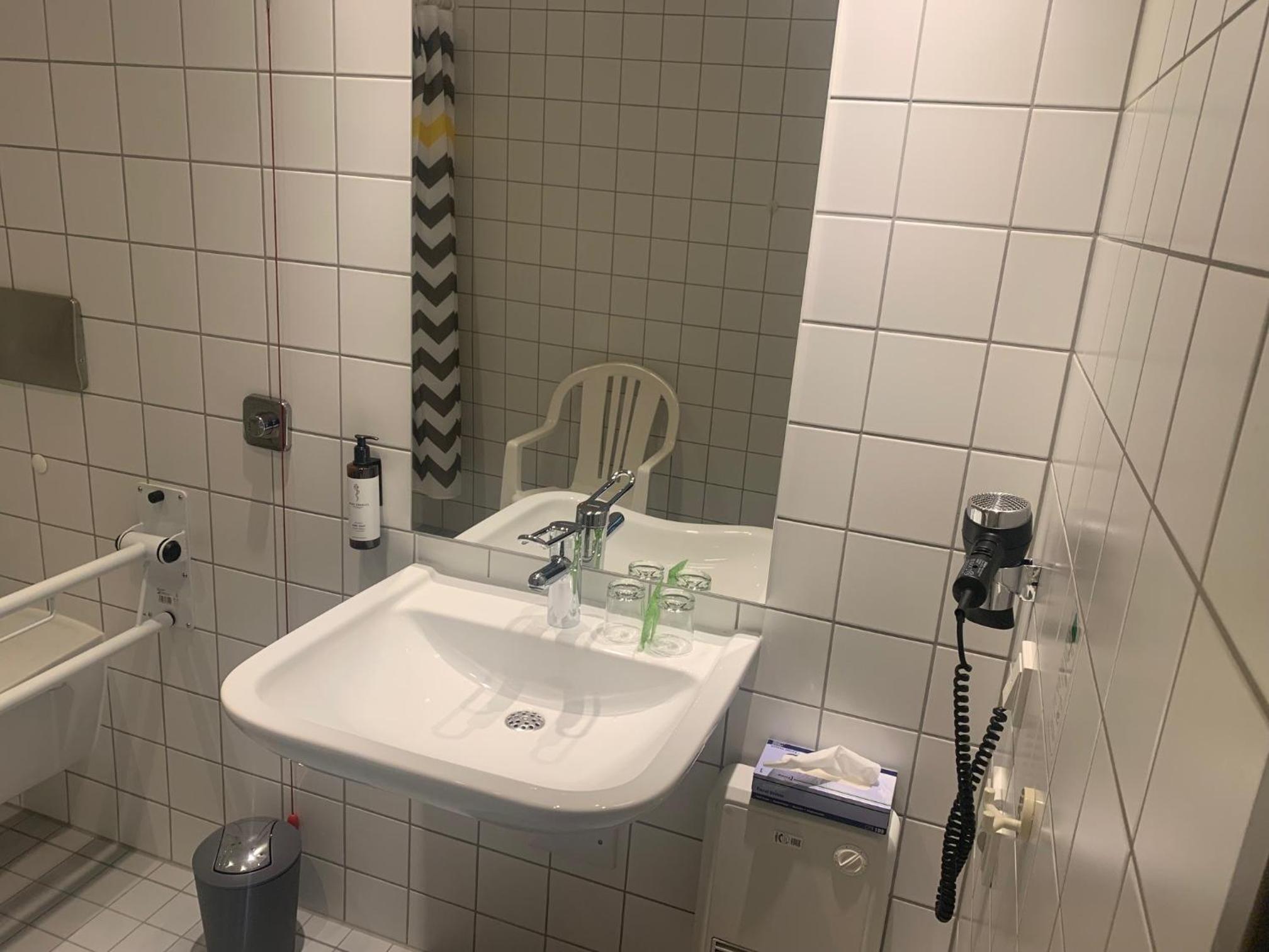 Comfort Accessible Room photo 3