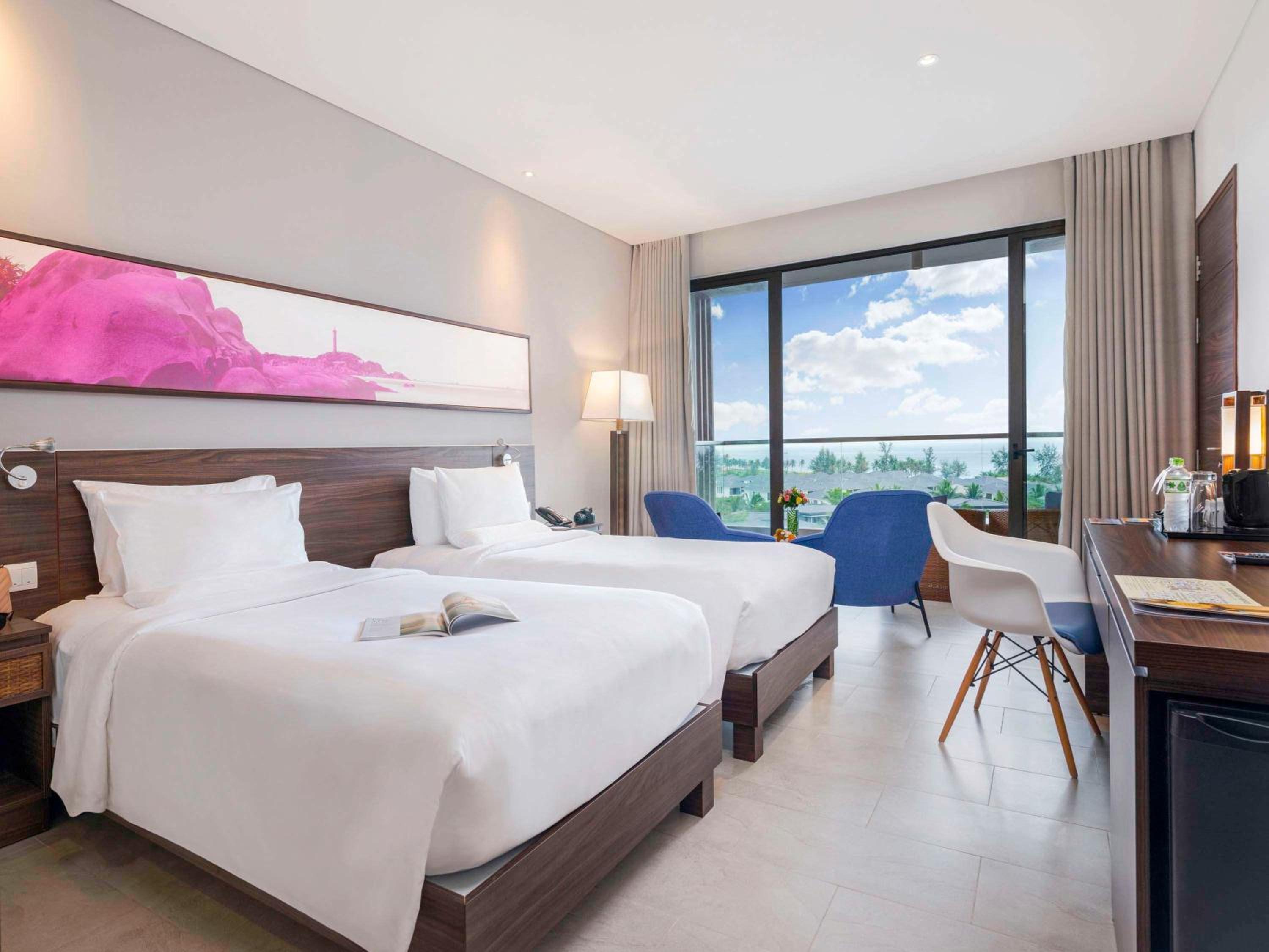 Superior Twin Room with Ocean View photo 2