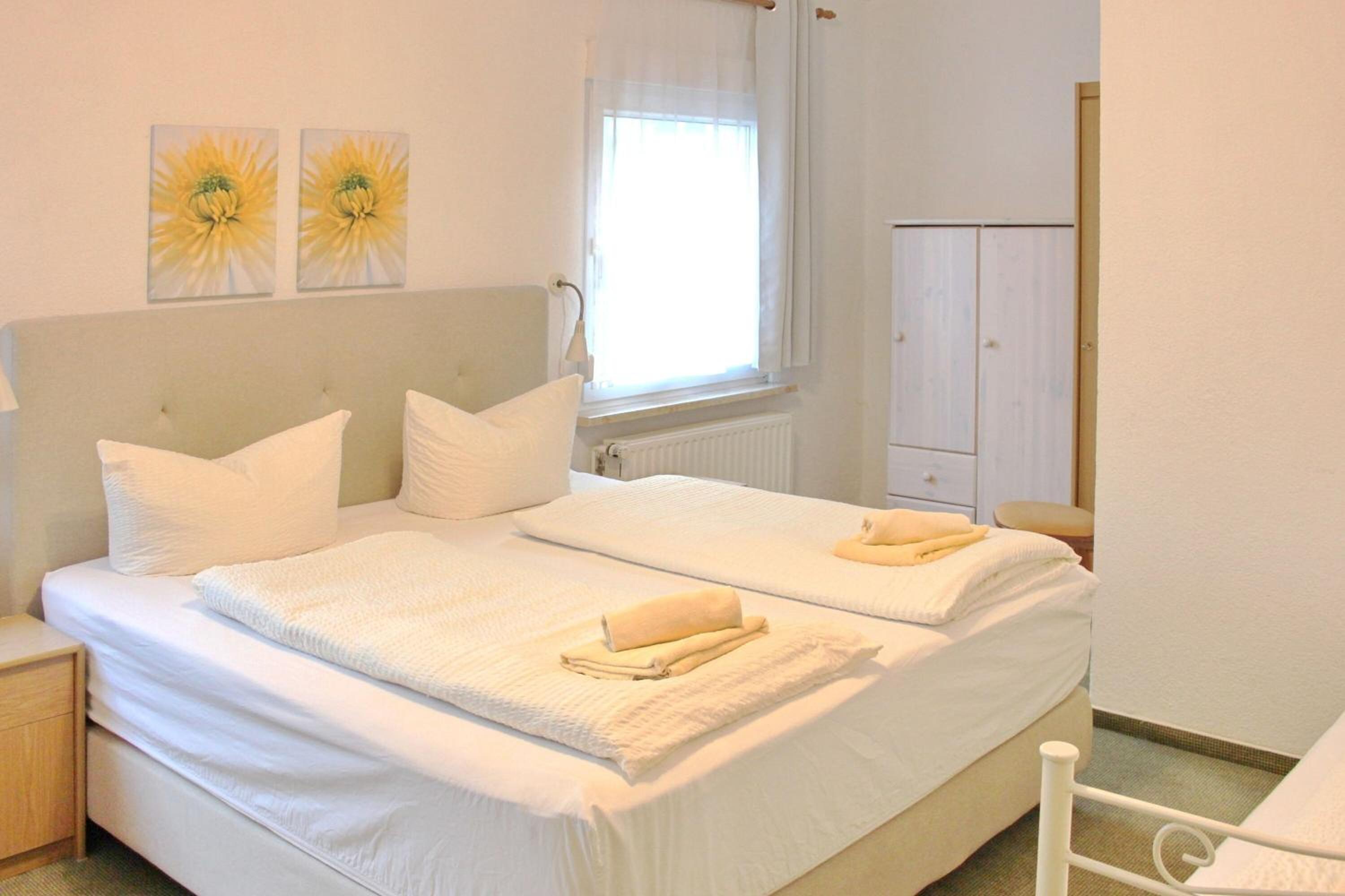 One-Bedroom Apartment with Shower photo 1