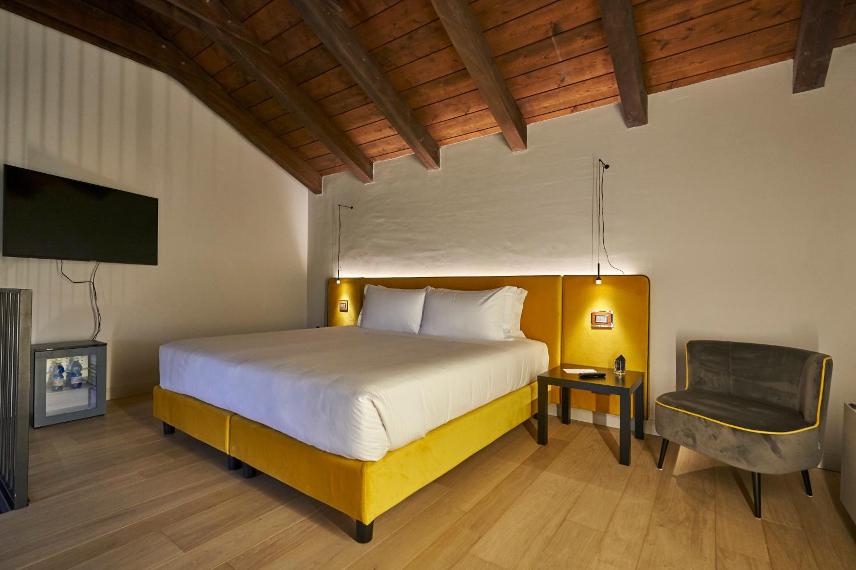 Deluxe Double Room with Bath photo 1