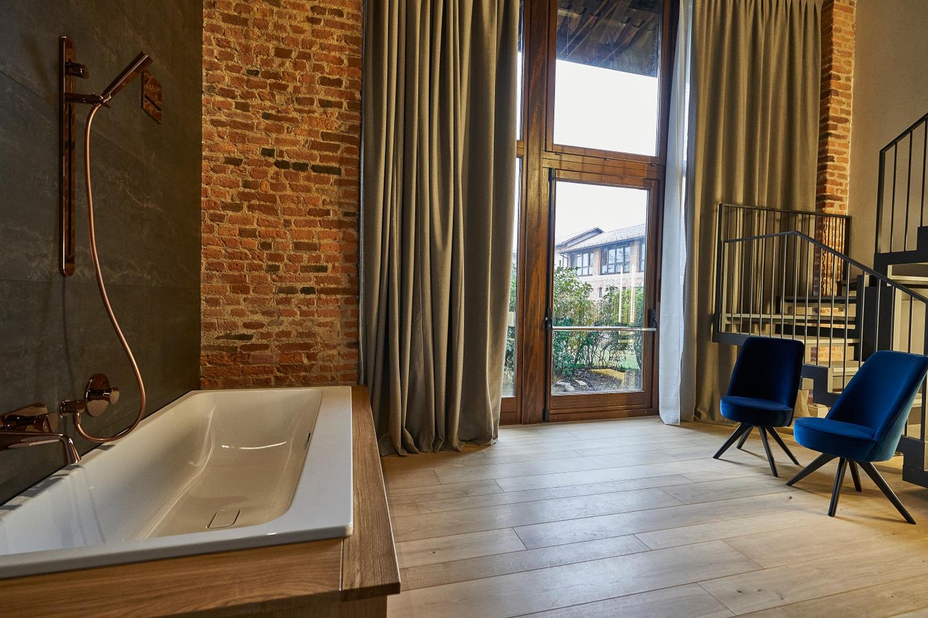 Deluxe Double Room with Bath photo 2