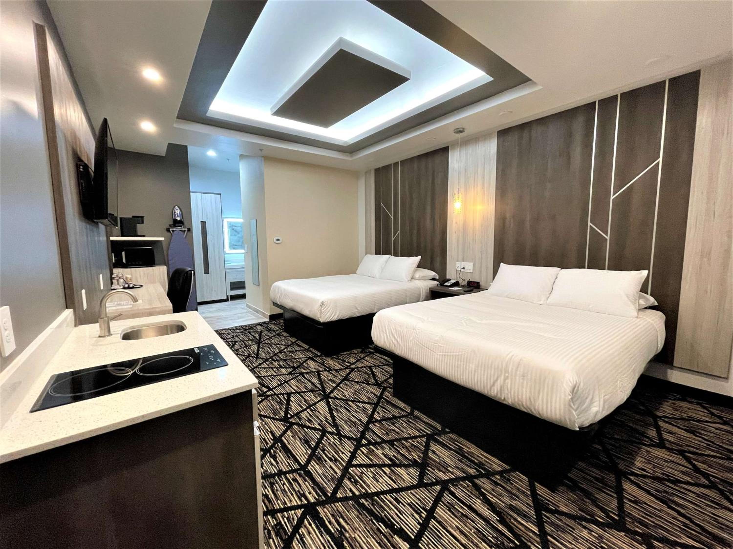 Queen Room with Two Queen Beds and Kitchenette - Non-Smoking